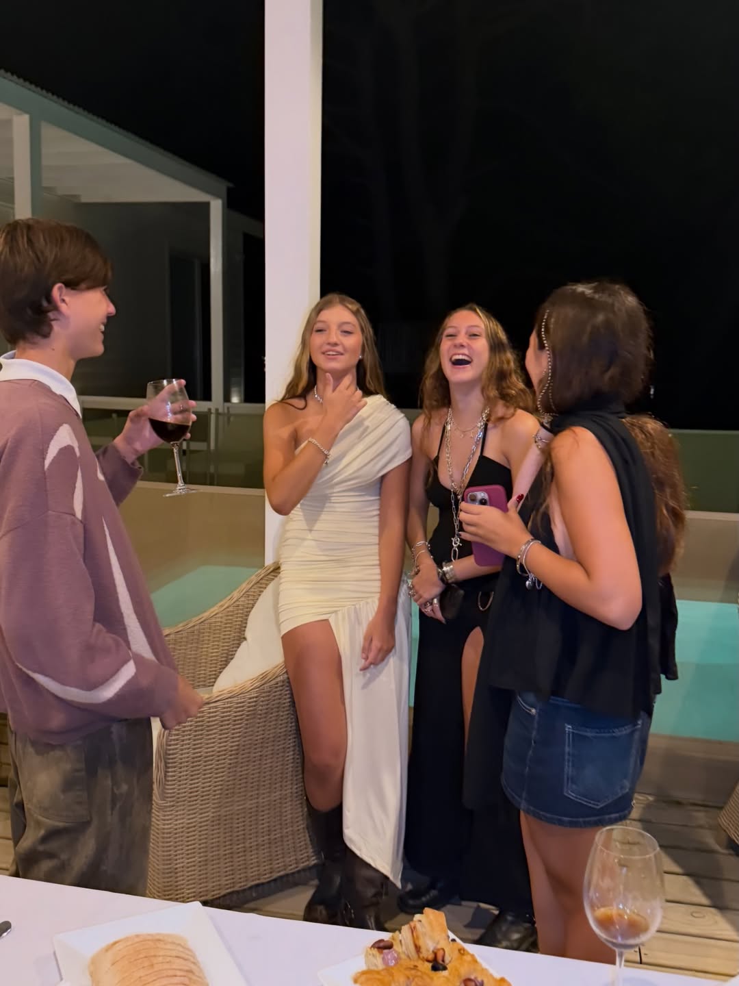 Allegra Cubero festeja su cumpleaños de 15 | Fuente: Instagram/nikitaneumannoficial