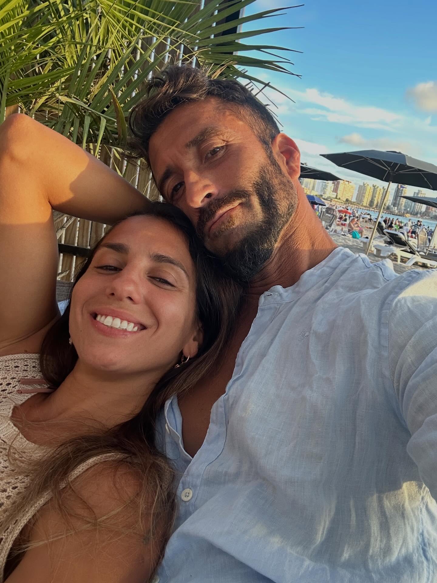 Cinthia Fernández compartiendo junto a su novio Roberto Castillo | Fuente: Instagram/cinthia_fernandez_