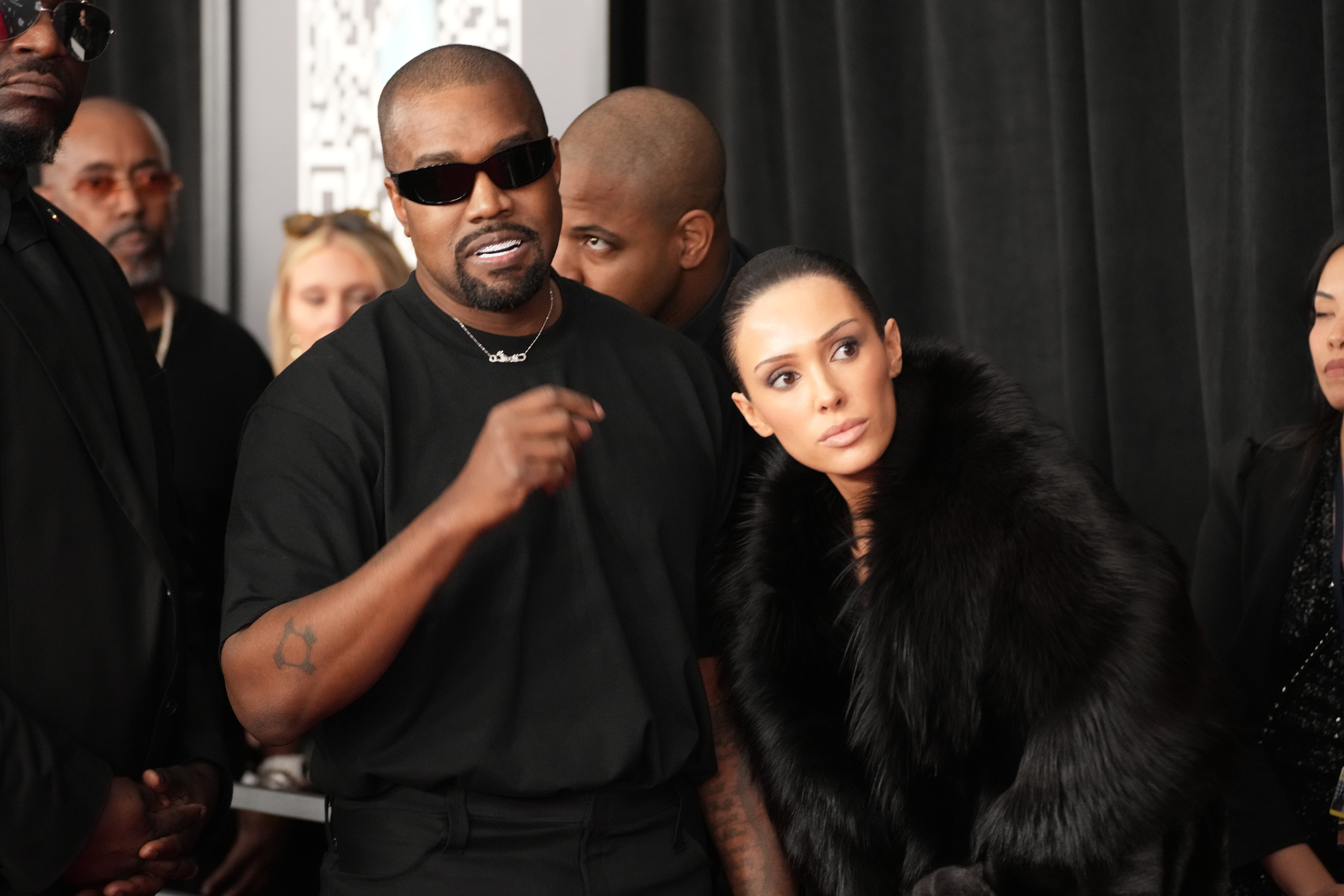 Kanye West y Bianca Censori asisten a la 67 edición de los Premios Grammy en Los Ángeles el 2 de febrero de 2025 | Fuente: Getty Images