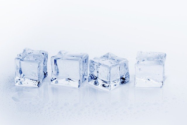 Cubos de hielo. Fuente: Pixabay