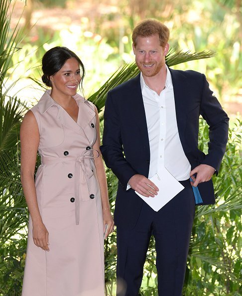Meghan, duquesa de Sussex y el príncipe Harry, duque de Sussex asisten a una recepción para celebrar la importante relación comercial y de inversión del Reino Unido y Sudáfrica en la residencia del Alto Comisionado. | Foto: Getty Images