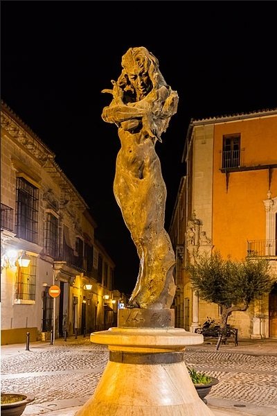 Monumento a Lola Flores, Calle Ramón de Cala, Jerez de la Frontera, España. | Foto: Wikipedia