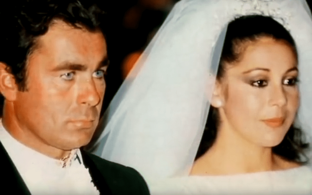 Isabel Pantoja y el torero Francisco Rivera, 'Paquirri', en Sevilla, durante su boda, el 30 de abril de 1983, en Sevilla. | Imagen: YouTube/jose bargues cebria