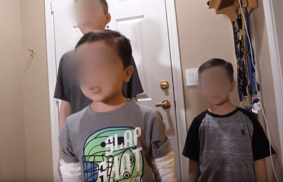 Tres de los niños abusados. | Imagen: YouTube/Inside Edition