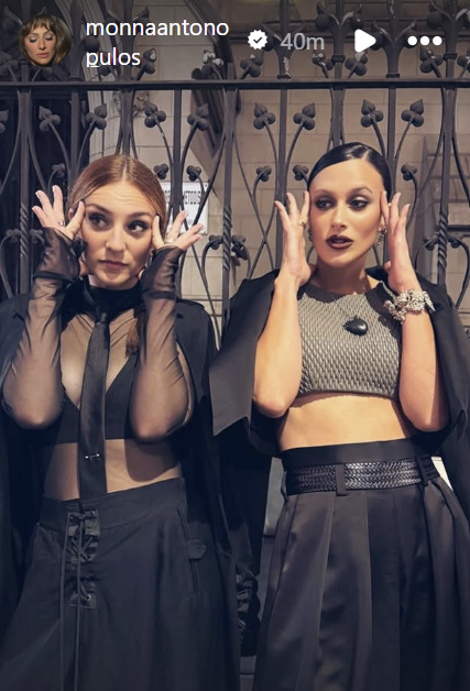 Mónica Antonópulos junto a Julieta Zylberberg, mostrando su look para los Premios ACE 2026 | Fuente: Instagram Stories/monnaantonopulos