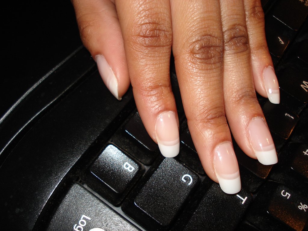Uñas sobre teclado | Foto: Flickr