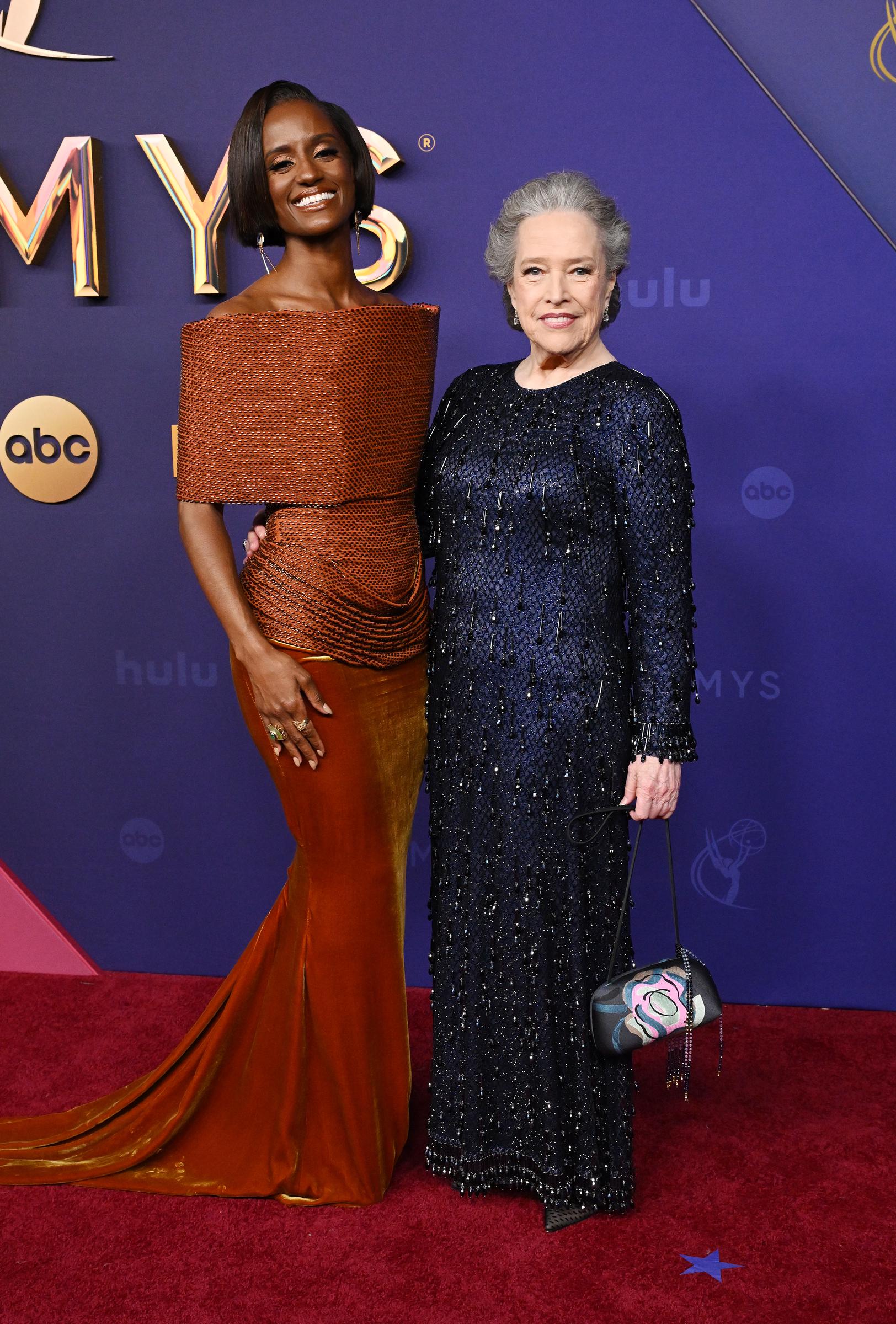 Skye P. Marshall y Kathy Bates | Fuente: Getty Images