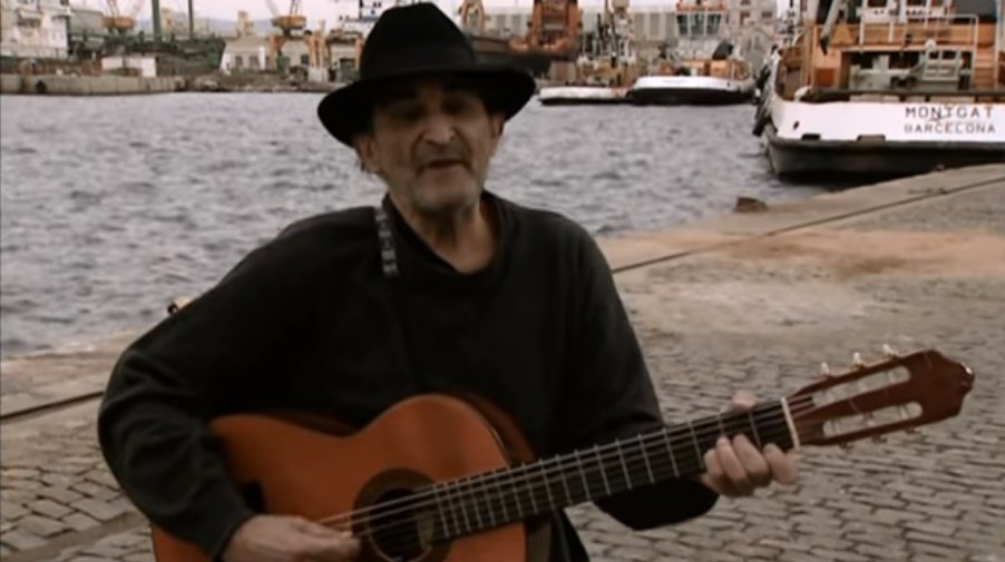 El cantante español que protestaba contra Franco. | Foto: YouTube/Archivio Libertario