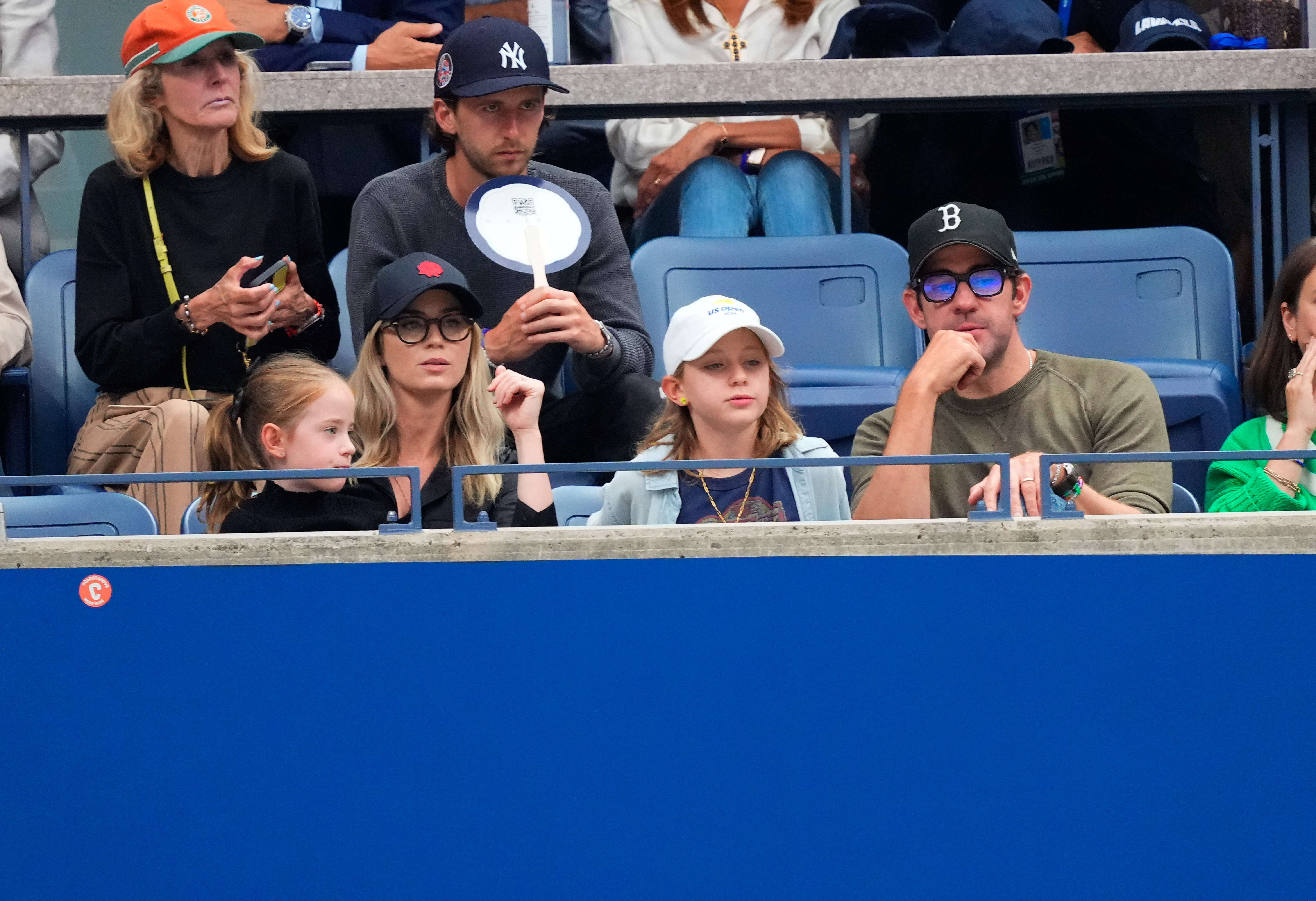 Emily Blunt, Violet, Hazel y John Krasinski. | Fuente: Getty Images