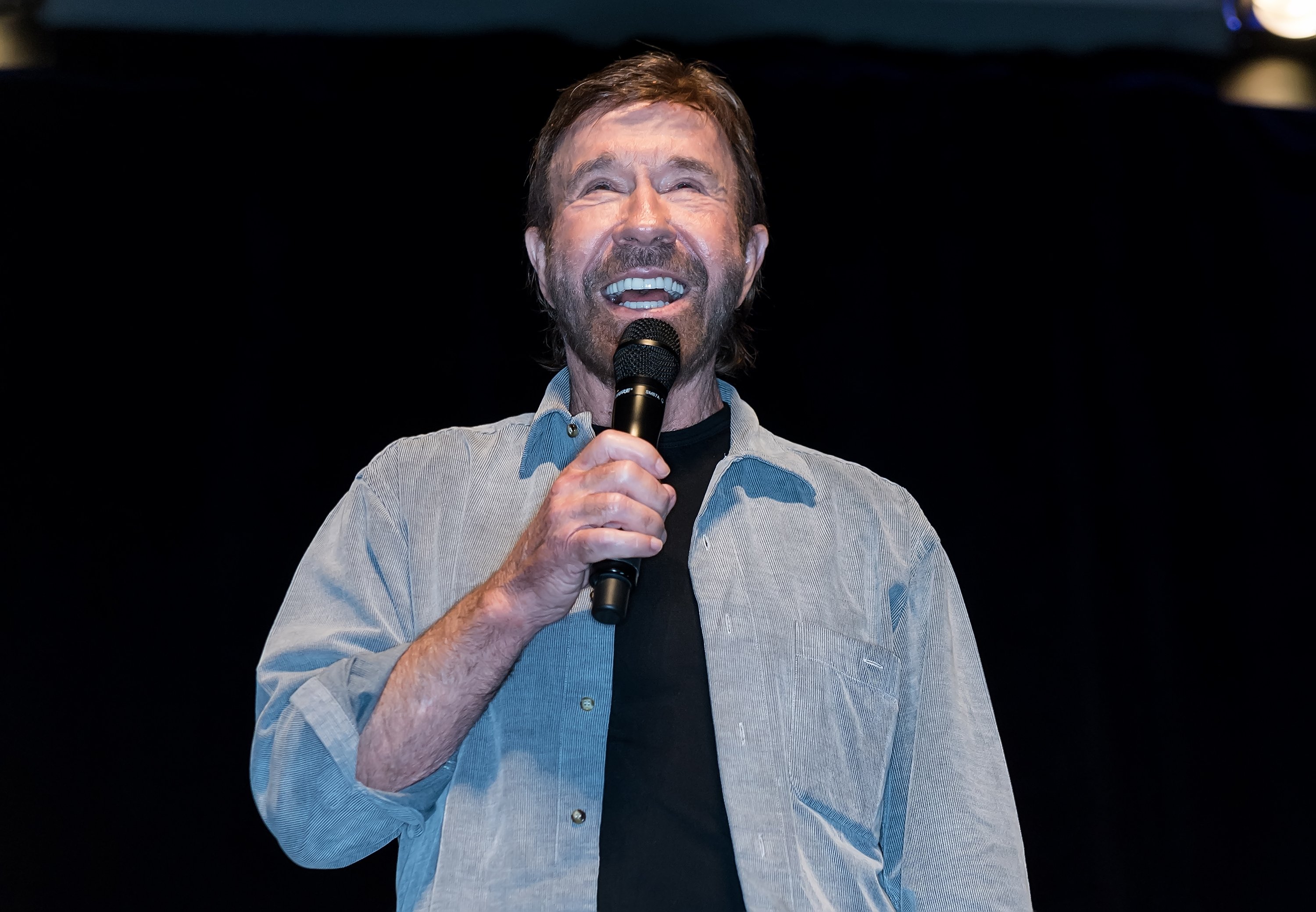 Chuck Norris en la Wizard World Comic Con Philadelphia 2017. | Foto: Getty Images