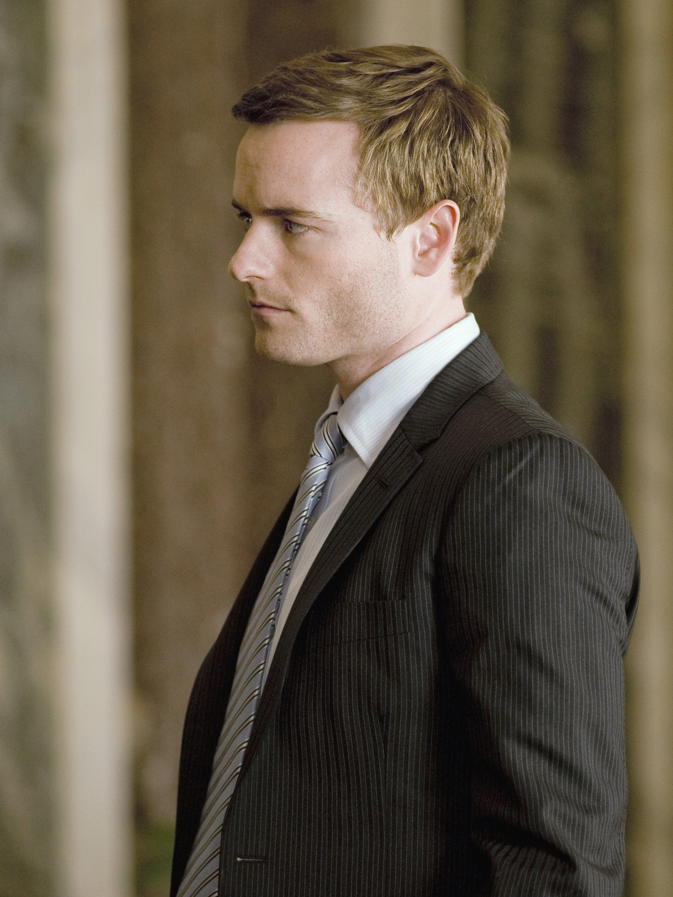 Chris Masterson como Josh Roland en "White Collar" en 2011 | Fuente: Getty Images