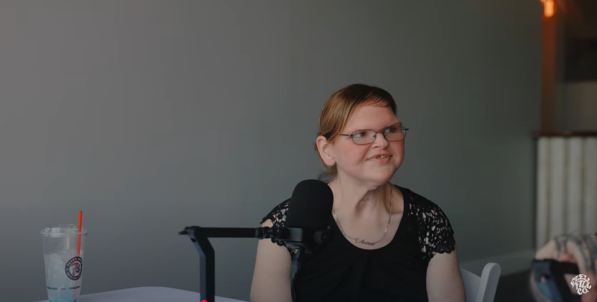 Tammy Slaton habla de su prometido durante su entrevista en Creative Chaos, de un vídeo publicado el 24 de junio de 2025 | Fuente: YouTube/EzellFilmCompany