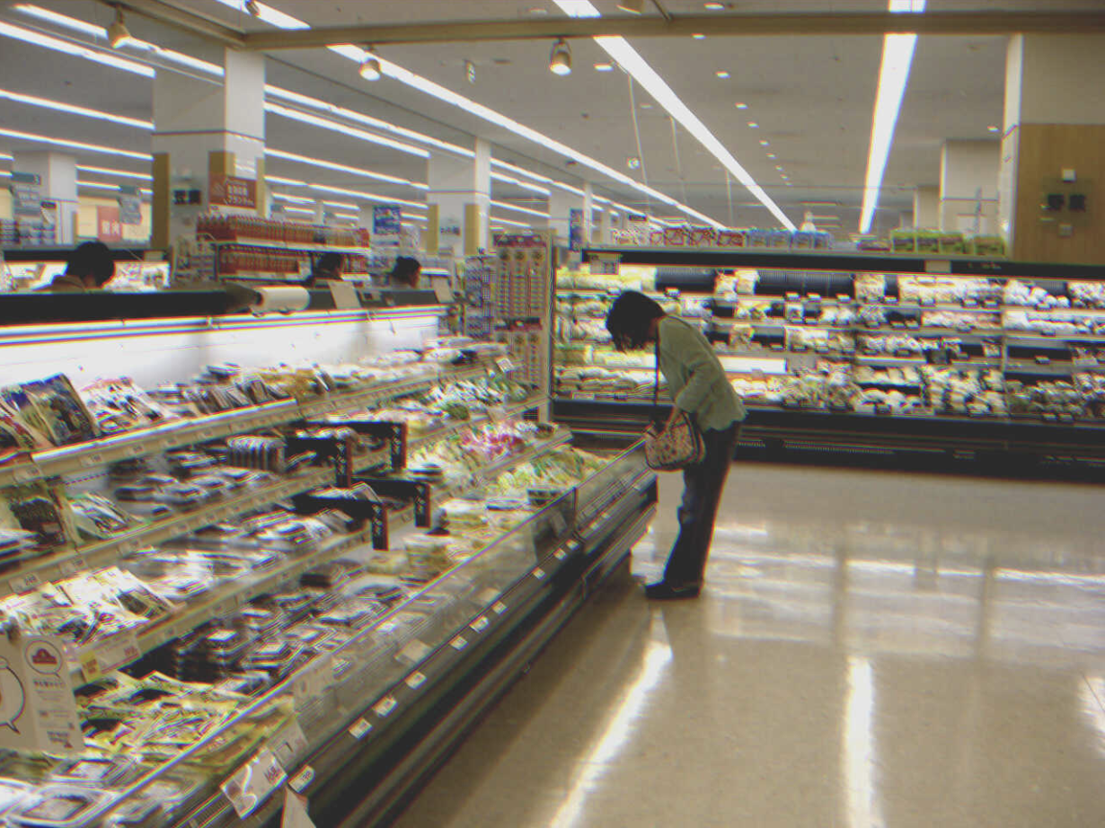 Niña pasea por supermercado con mamá, descubre su propia foto de "desaparecida" en cartón de leche - Historia del día