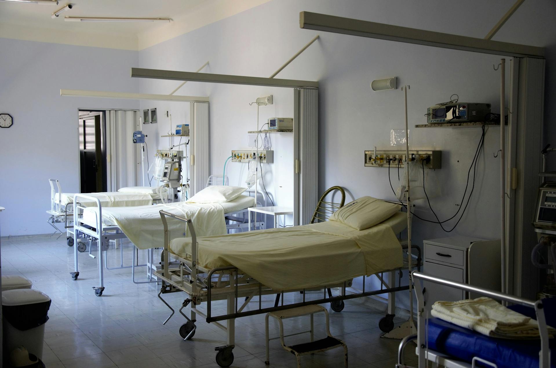 Camas en una sala de hospital | Fuente: Pexels