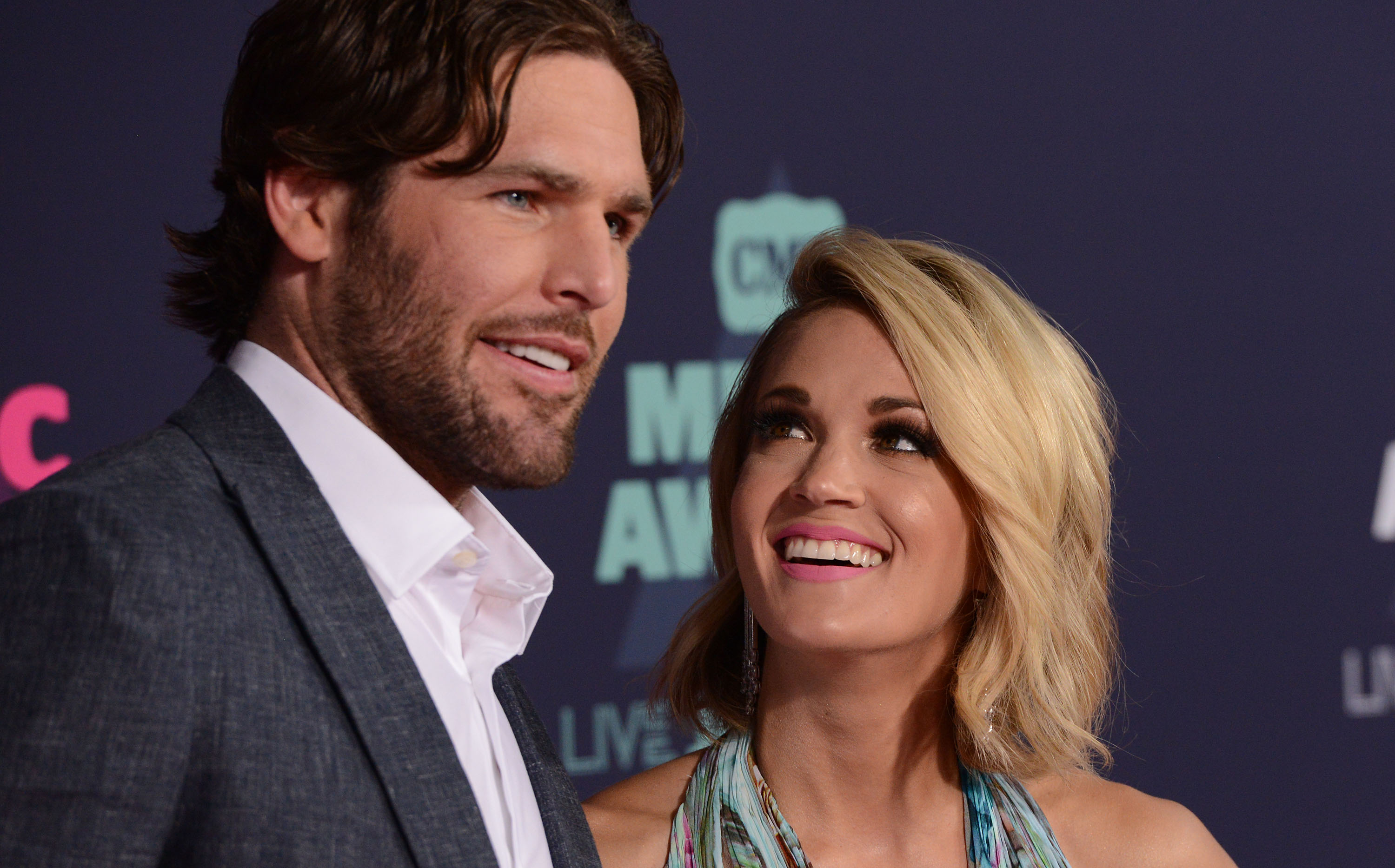 Mike Fisher y Carrie Underwood en los CMT Music Awards en Nashville, Tennessee, el 8 de junio de 2016 | Fuente: Getty Images