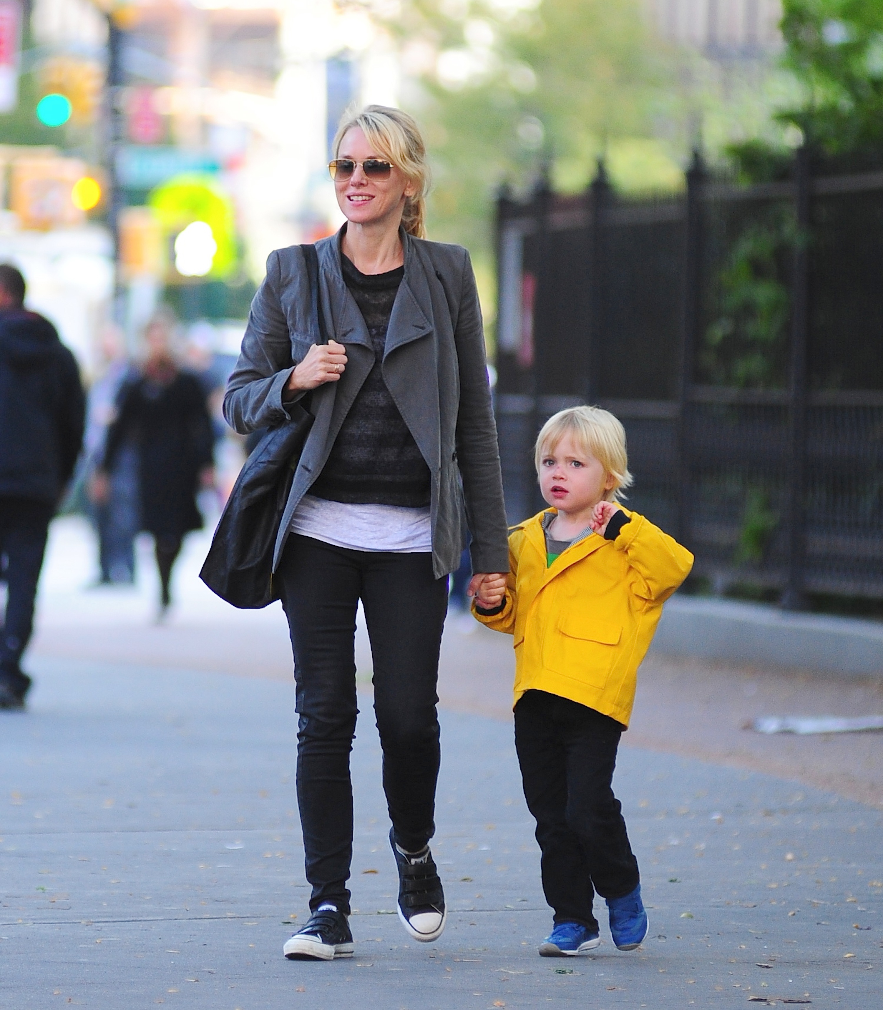 Naomi Watts y Kai Schreiber en Tribeca el 10 de octubre de 2012 | Fuente: Getty Images