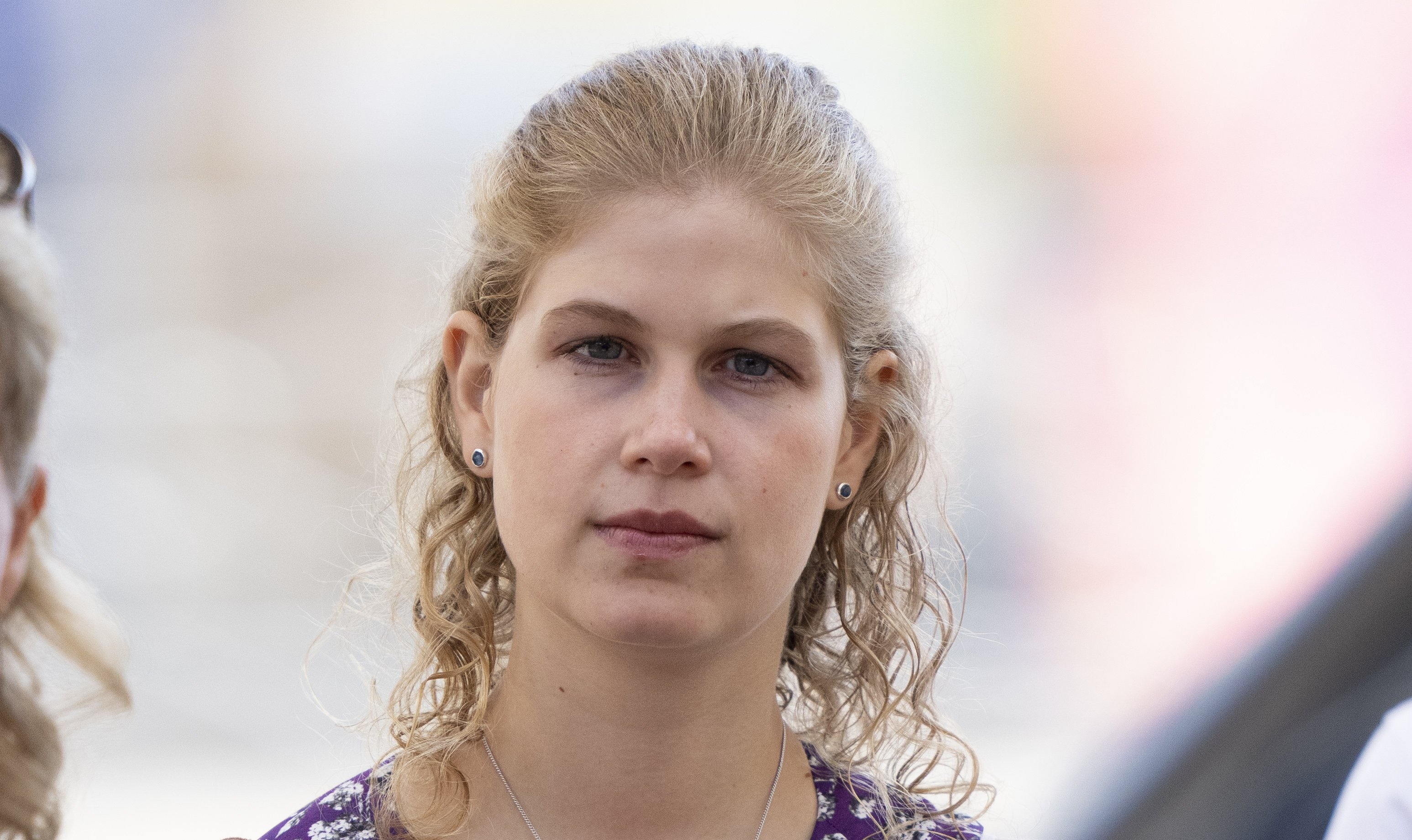 Lady Louise Windsor llega al NEC para los Juegos de la Commonwealth 2022 el 1 de agosto de 2022 en Birmingham, Inglaterra. | Foto: Getty Images