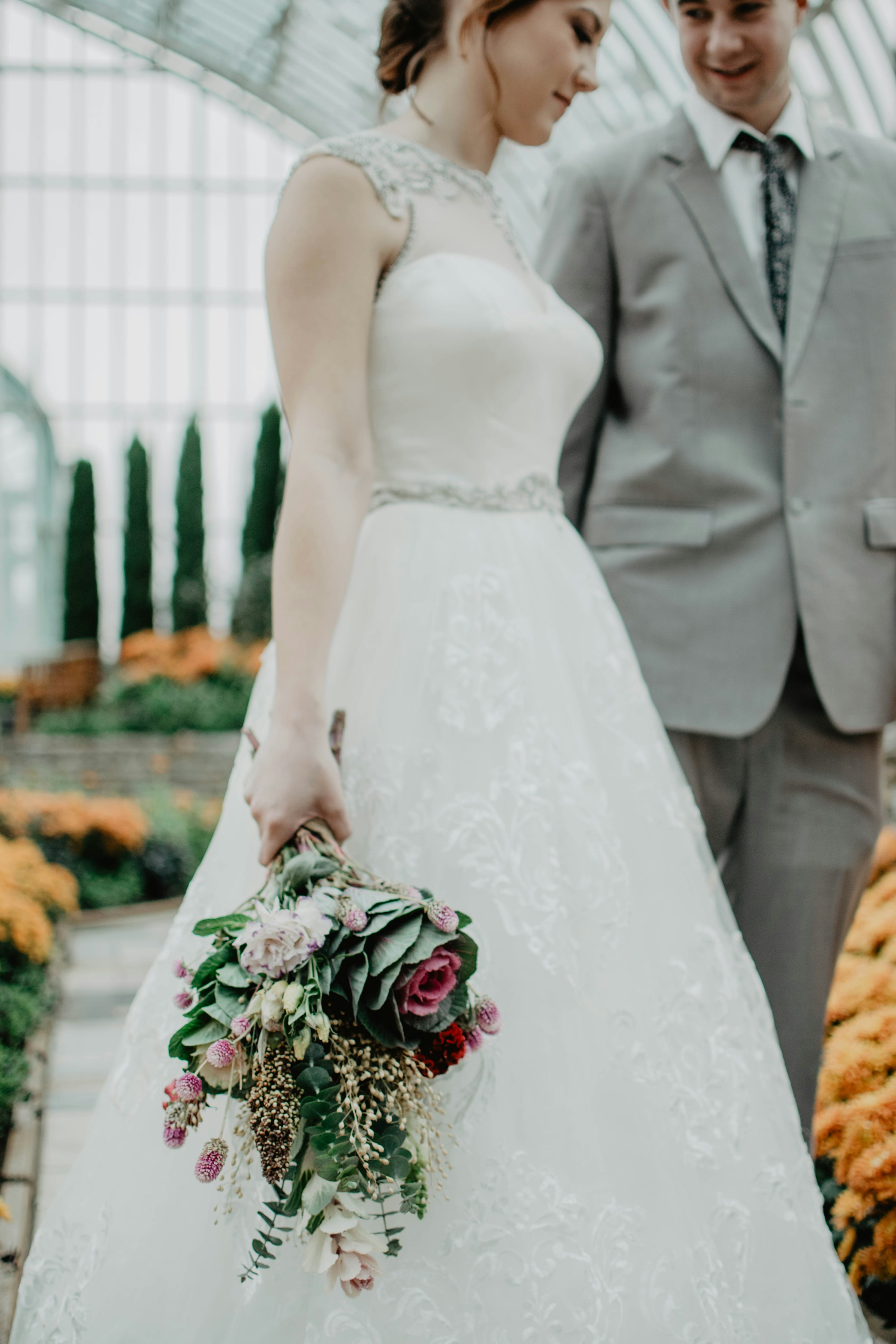 Unos novios en su boda | Fuente: Unsplash