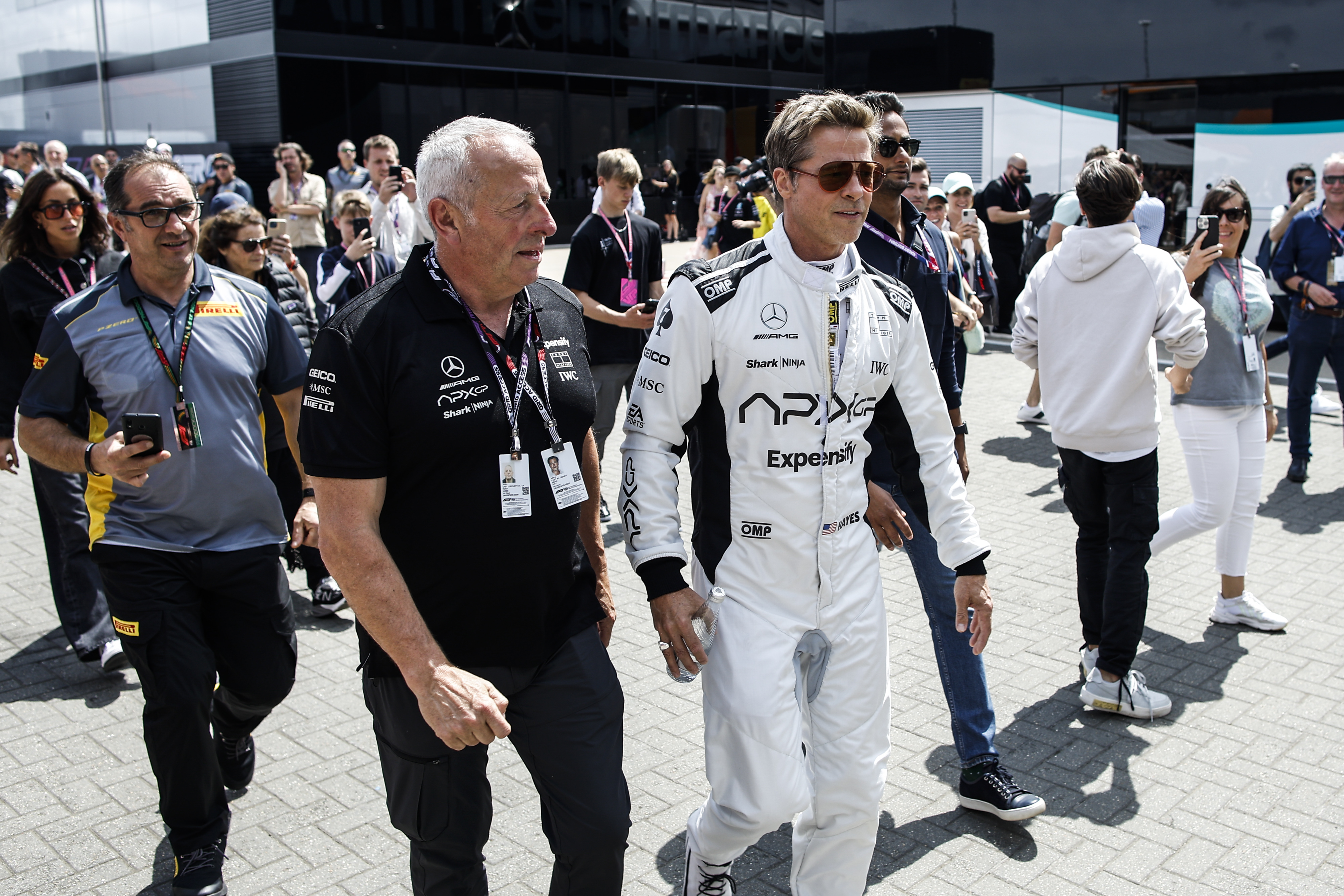 Brad Pitt en el Gran Premio Aramco de Gran Bretaña de F1 en Silverstone, Inglaterra, el 9 de julio de 2023 | Fuente: Getty Images