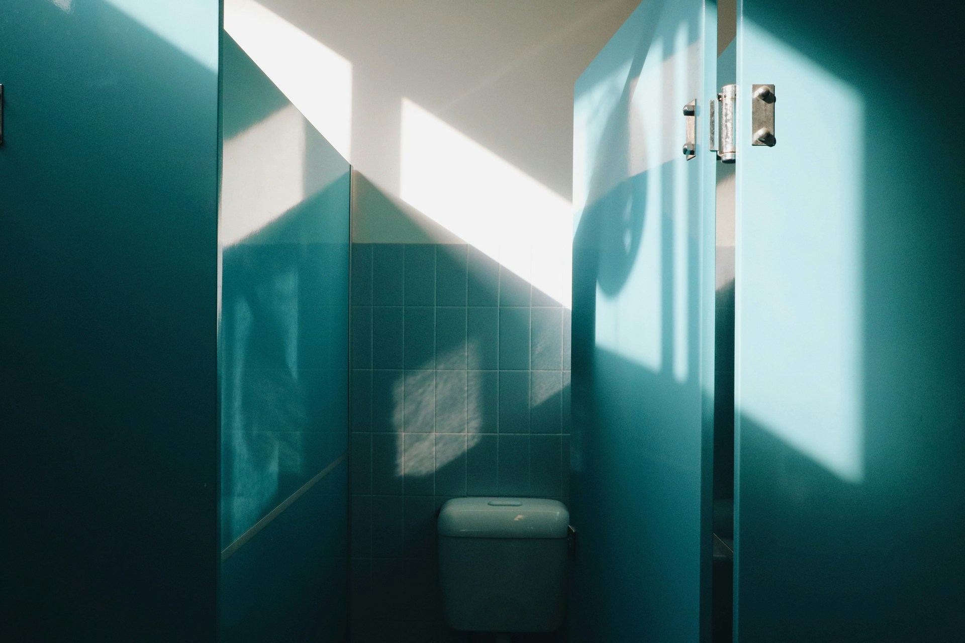 Una cabina de baño | Fuente: Unsplash