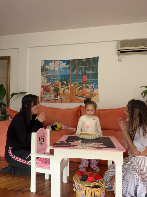 Del carrusel de fotos conmemorativo que subió Melody Luz sobre Venezia Caniggia. | Foto: instagram.com/melodyluz