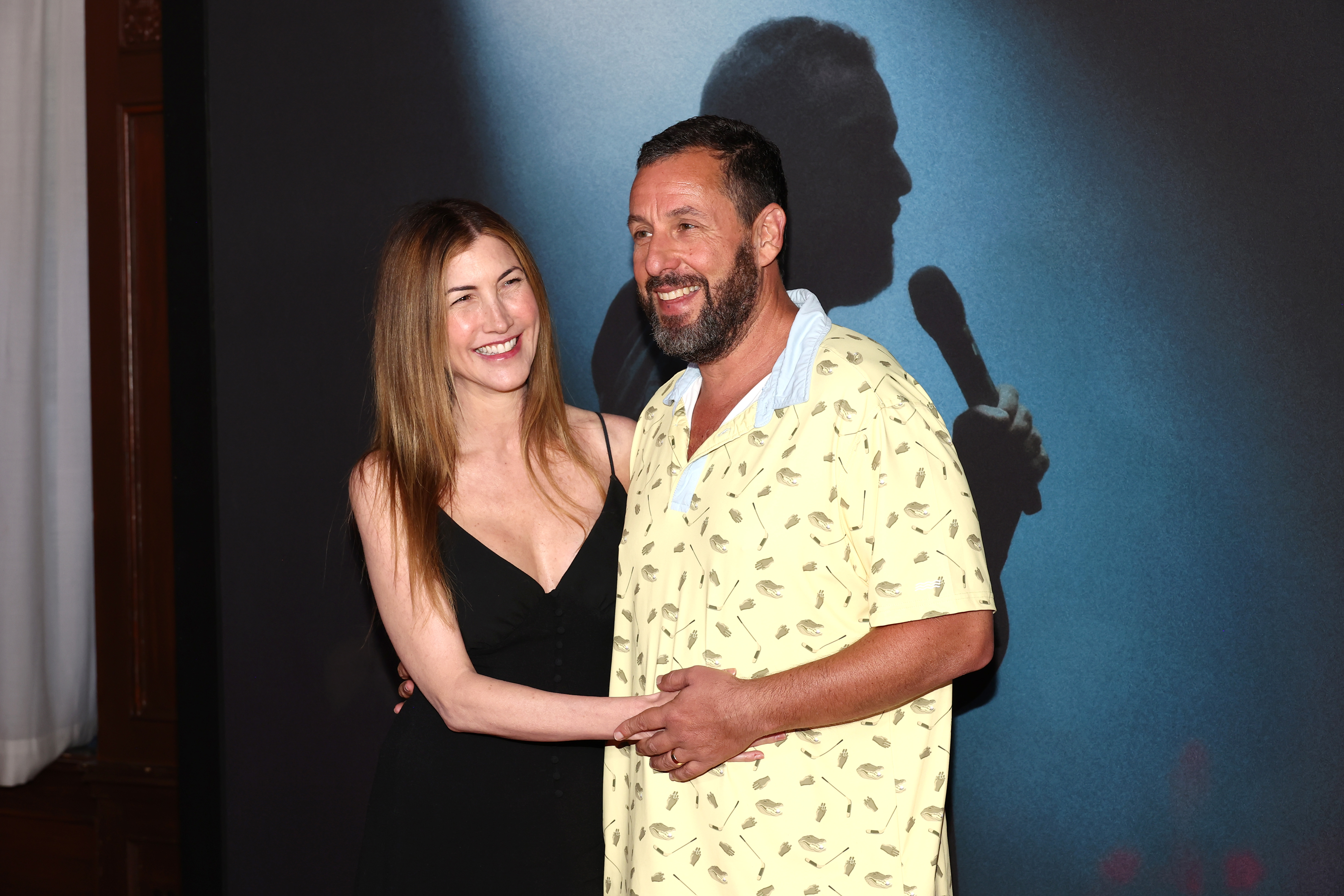 Jackie y Adam Sandler en la proyección especial de "Adam Sandler: Love You" en Nueva York el 20 de agosto de 2024 | Fuente: Getty Images