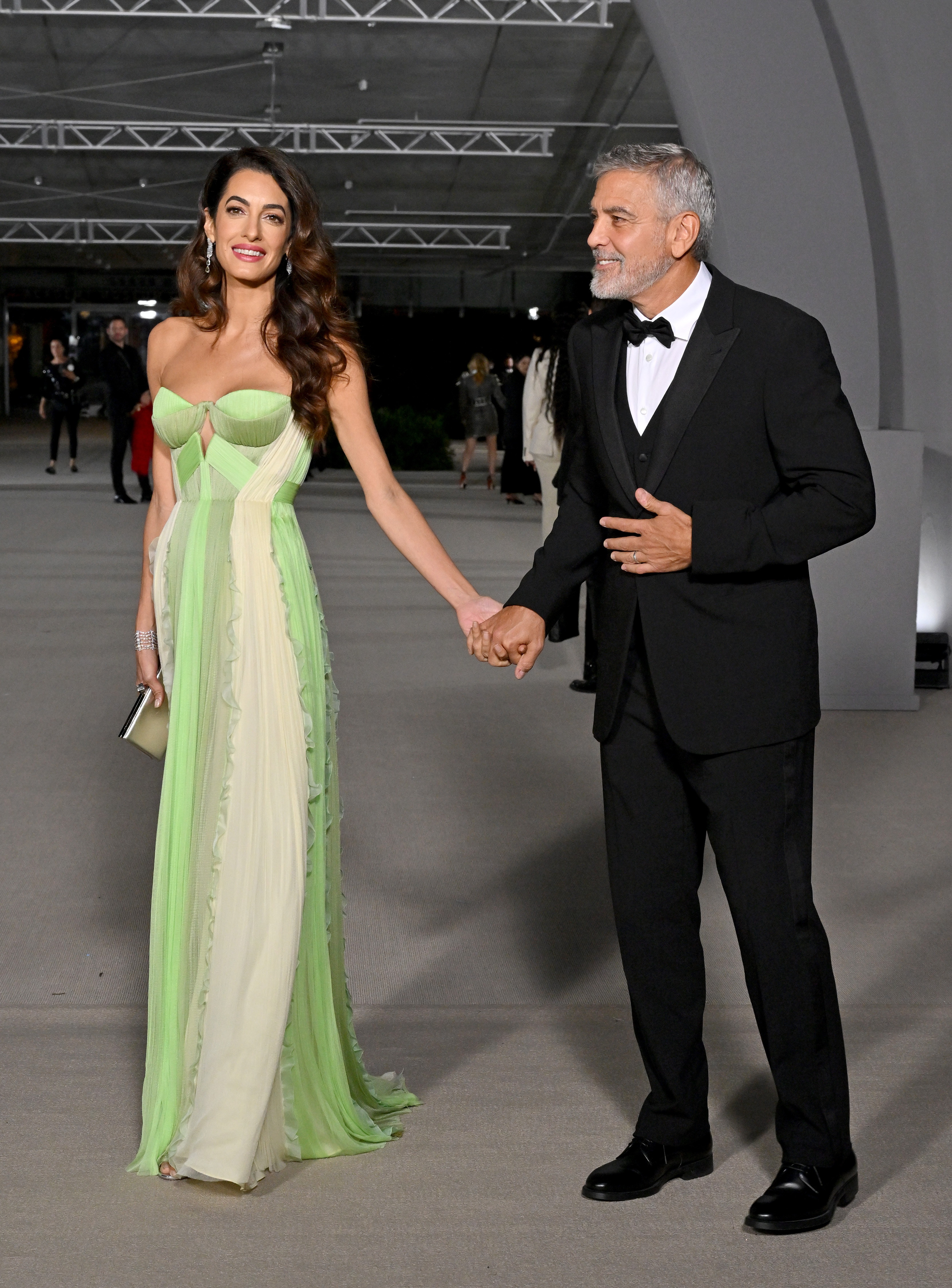 Amal y George Clooney en la 2ª Gala Anual del Museo de la Academia en Los Ángeles, California, el 15 de octubre de 2022 | Fuente: Getty Images