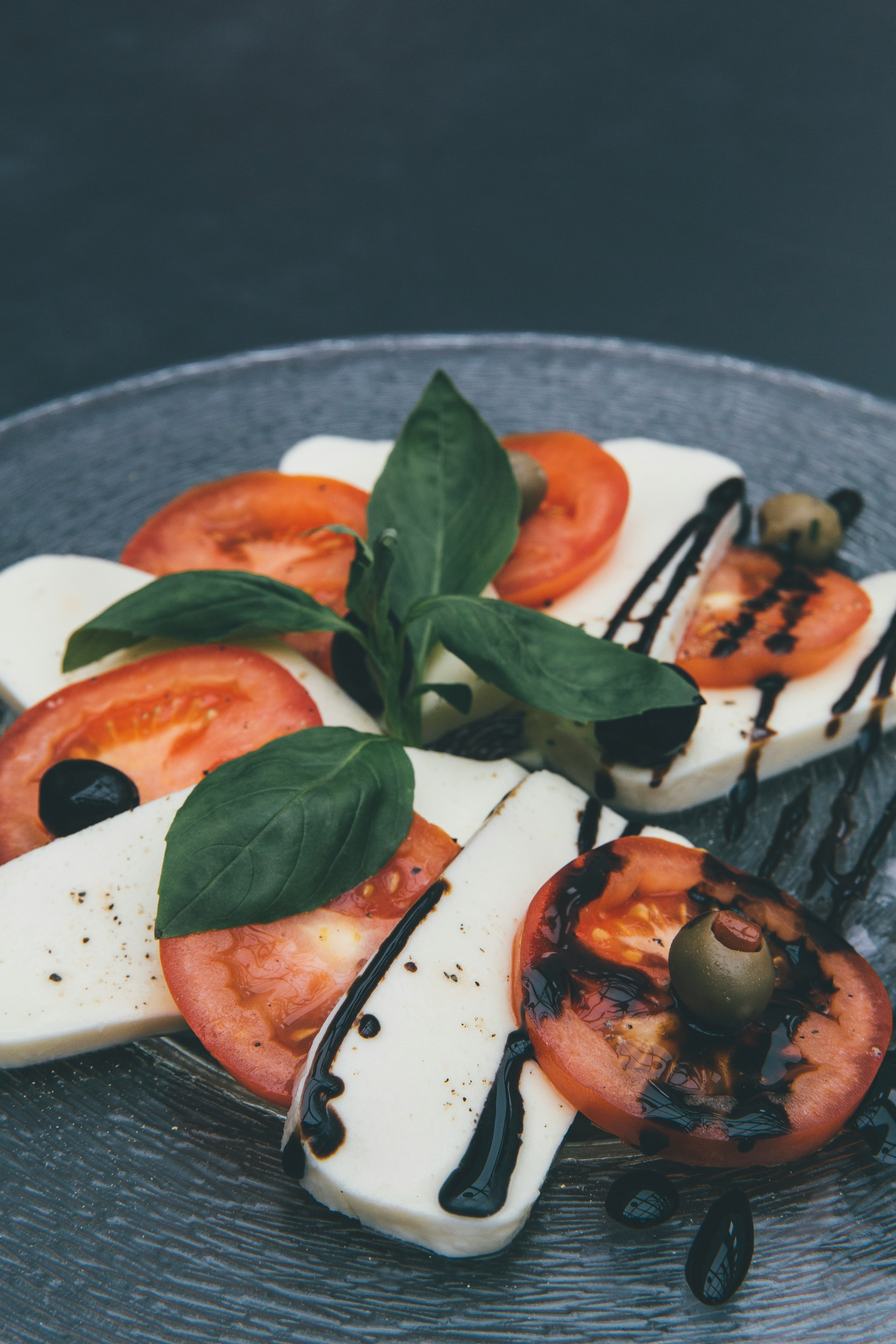 Una ensalada caprese | Fuente: Unsplash