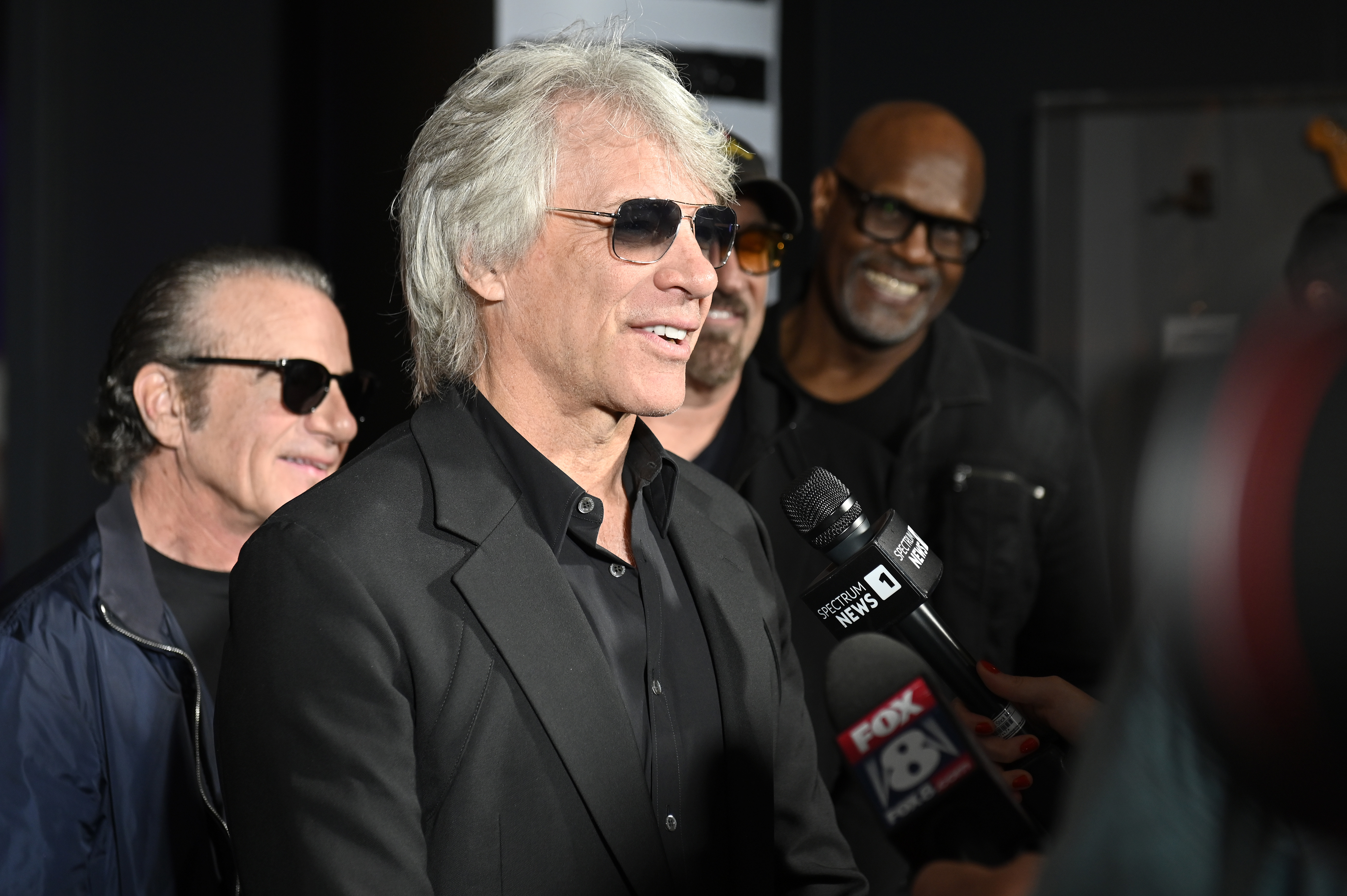 Jon Bon Jovi en el Salón de la Fama y Museo del Rock and Roll el 08 de junio de 2024 en Cleveland, Ohio | Fuente: Getty Images