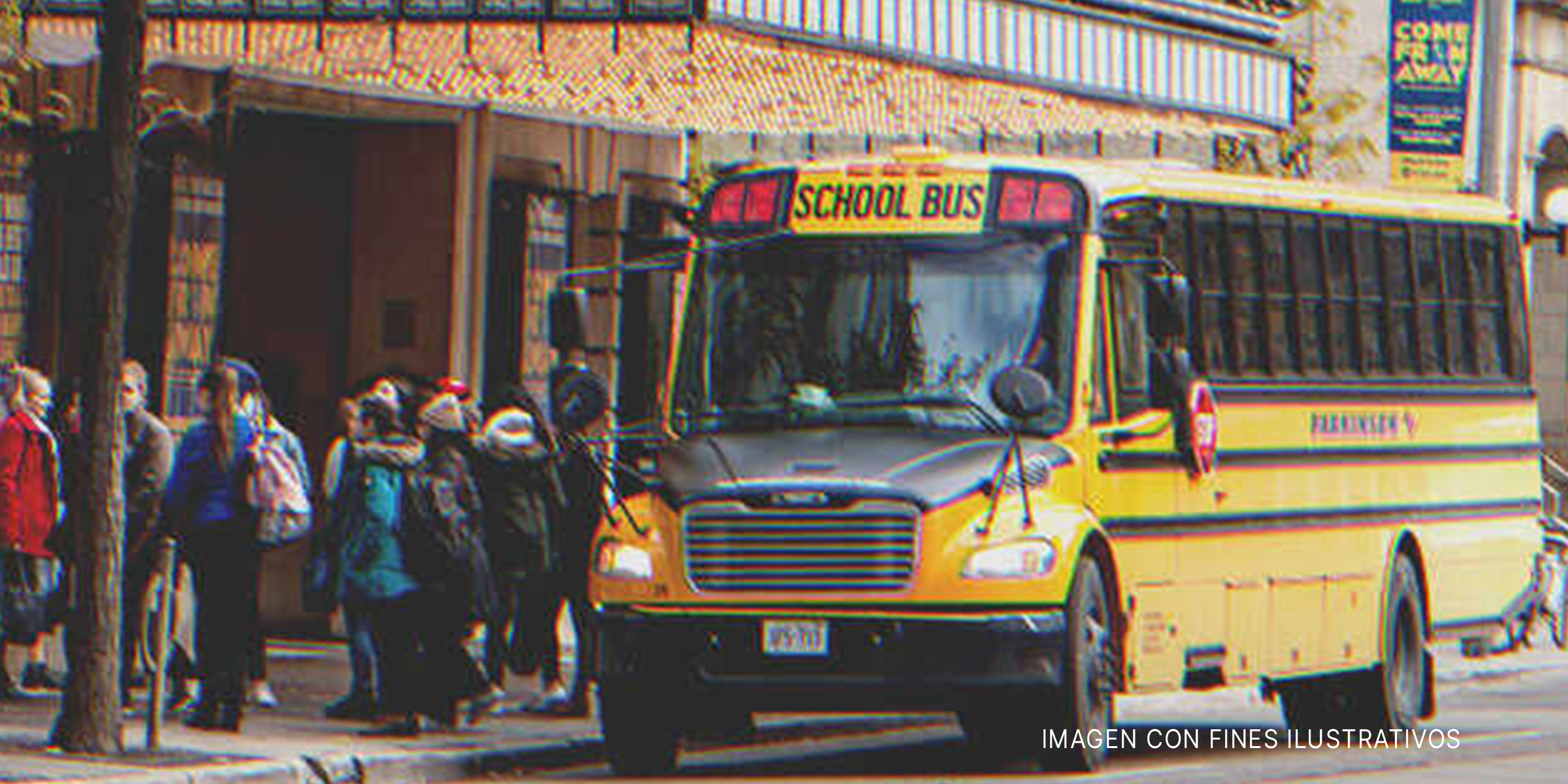 Autobús en una parada. | Foto: Shutterstock