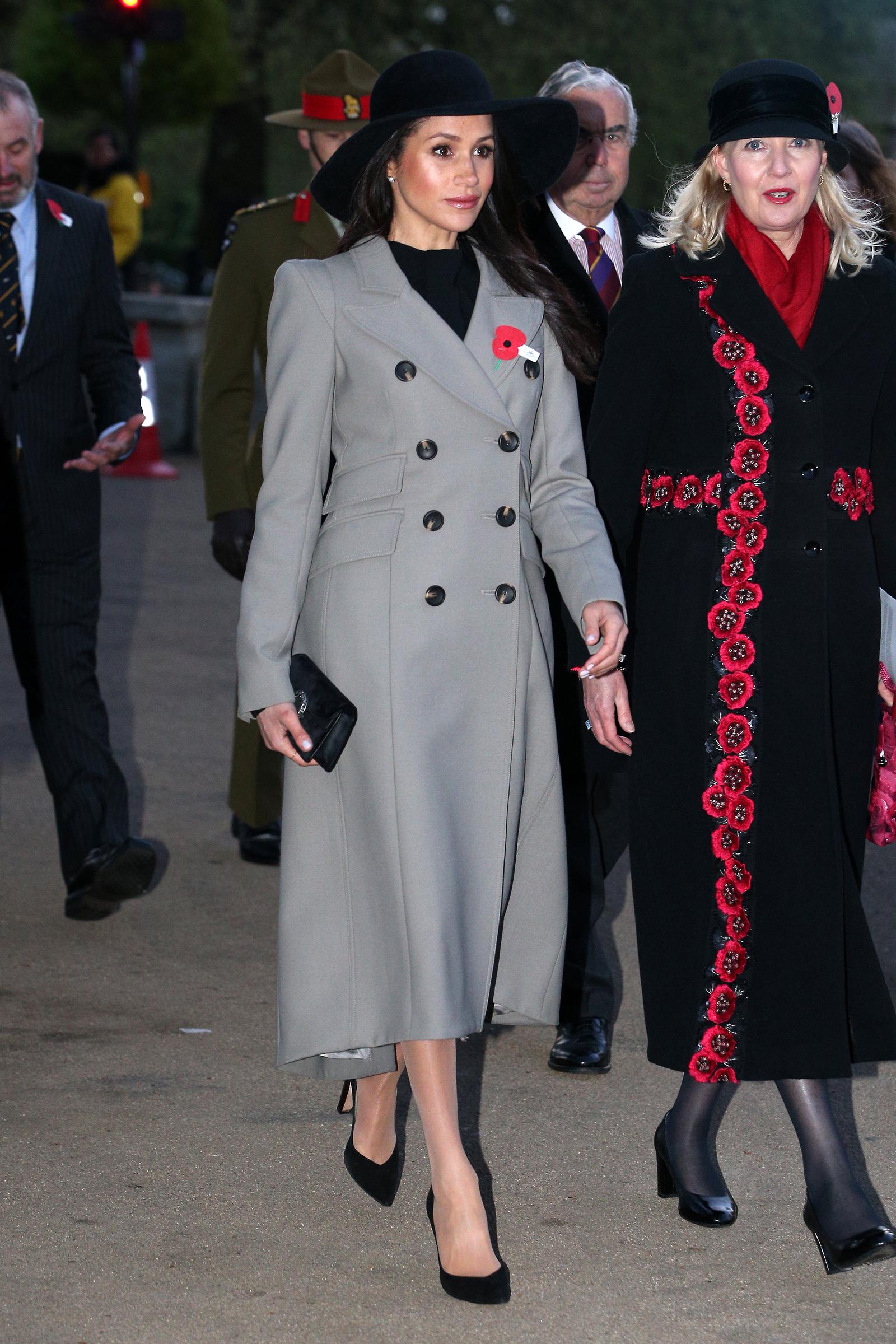 Meghan Markle asiste a un servicio al amanecer del Día de Anzac en Hyde Park Corner el 25 de abril de 2018 en Londres, Inglaterra | Fuente: Getty Images