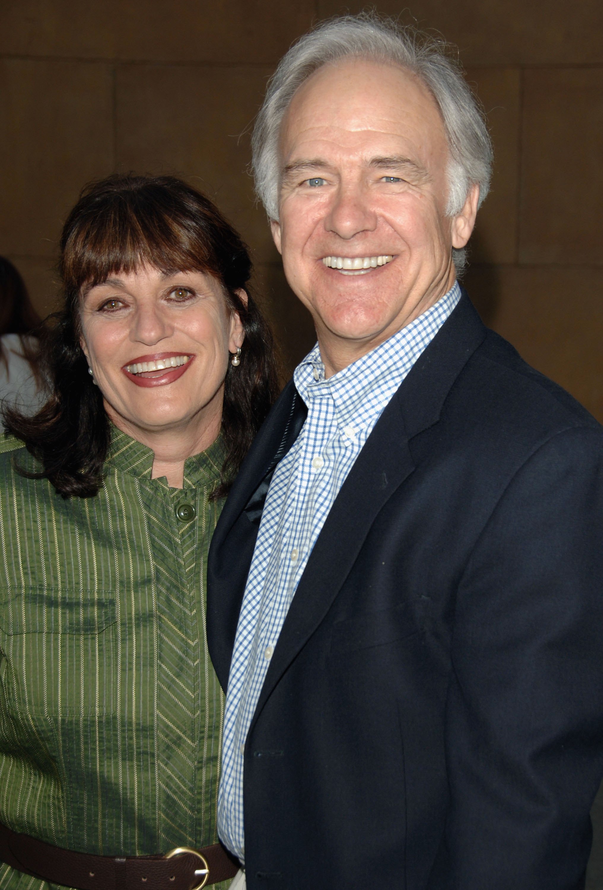 Gwynne Gilford y Robert Pine en el homenaje de las Estrellas de Hollywood al 90 cumpleaños de Glenn Ford, el 1 de mayo de 2006, en Hollywood, California | Fuente: Getty Images