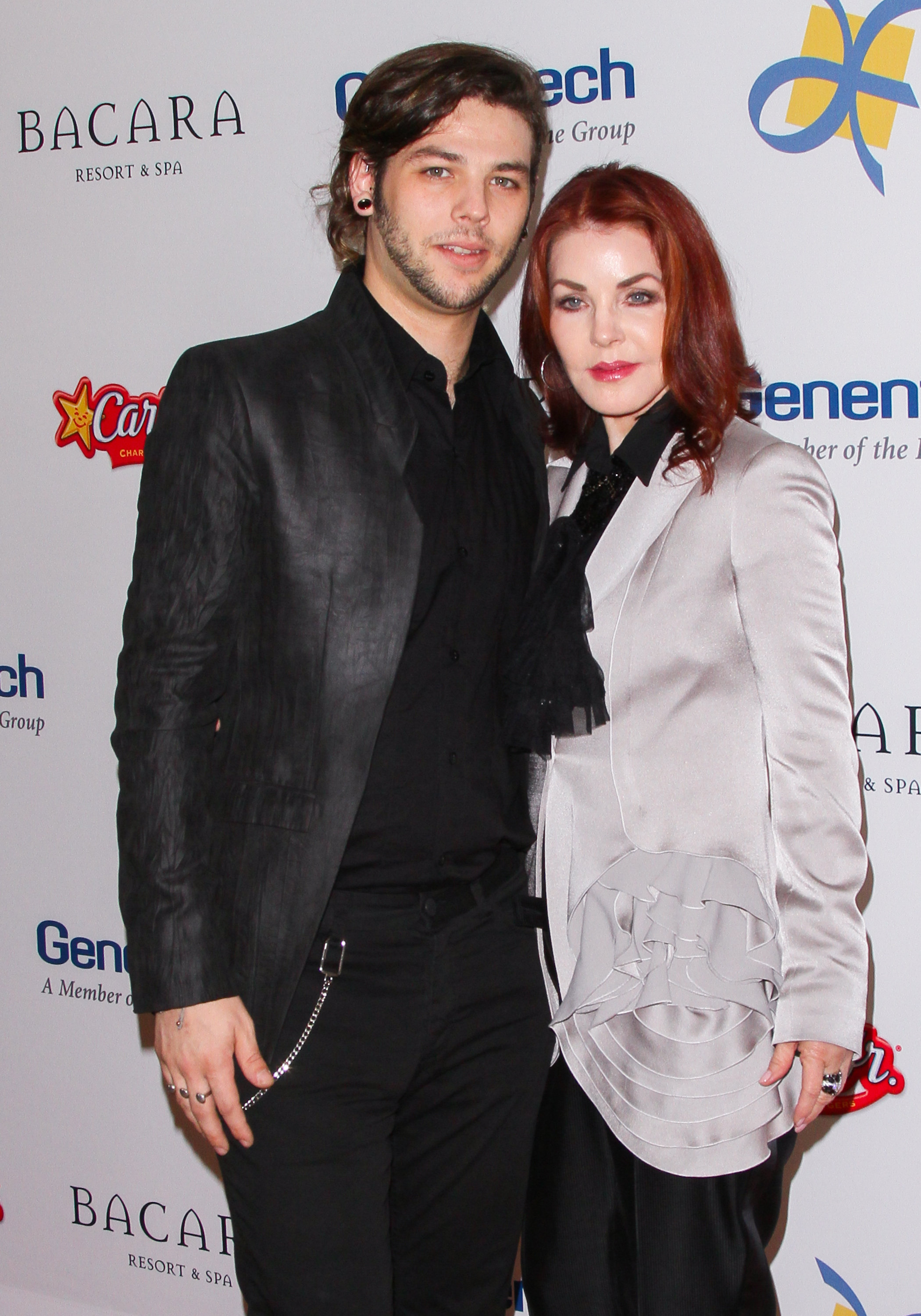 Priscilla Presley y Navarone Garibaldi en Santa Bárbara, California, el 16 de noviembre de 2012 | Fuente: Getty Images