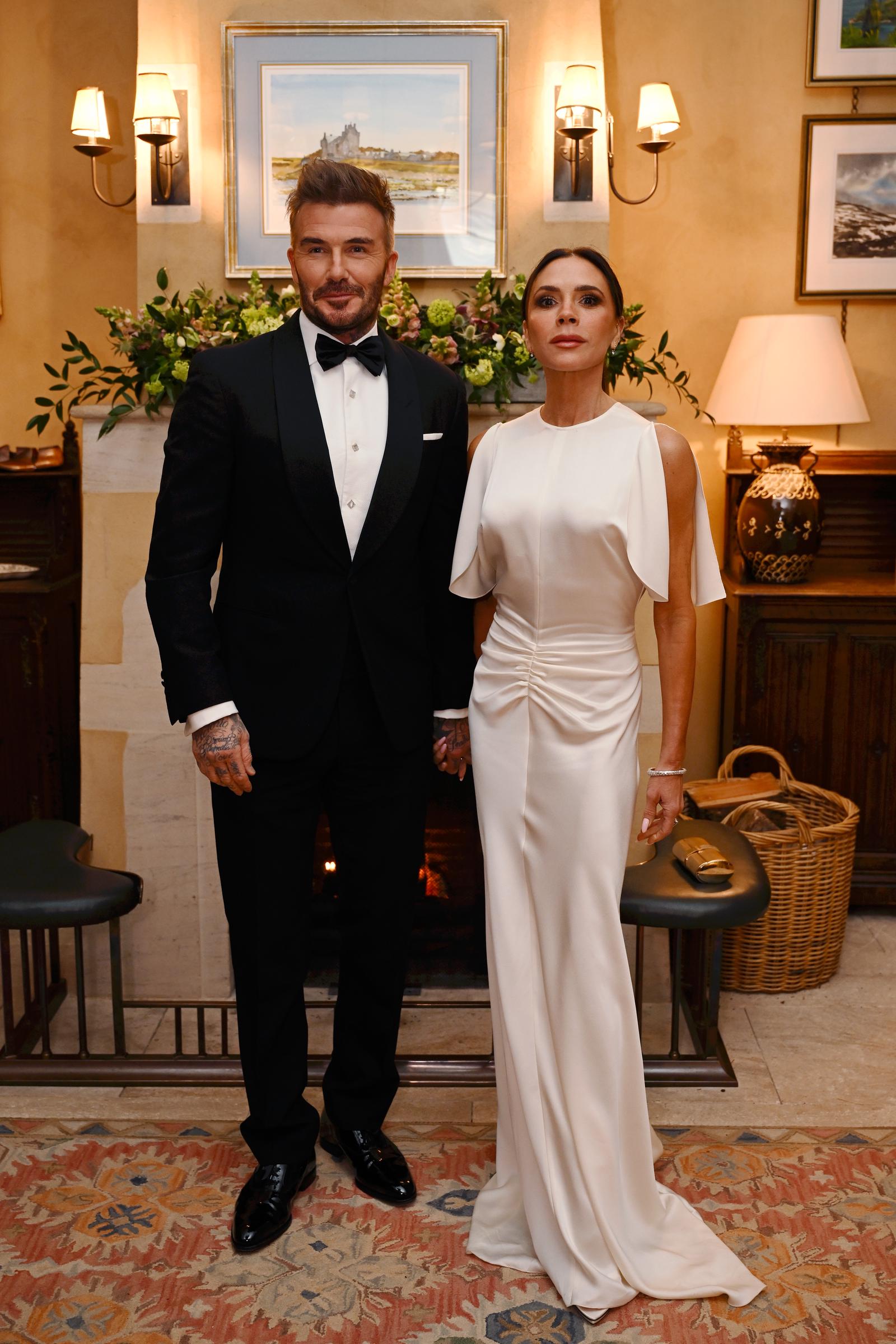Victoria ha admitido que David se encarga de preparar la cena de Navidad, mientras que ella prefiere encargarse de servir las bebidas. | Fuente: Getty Images.