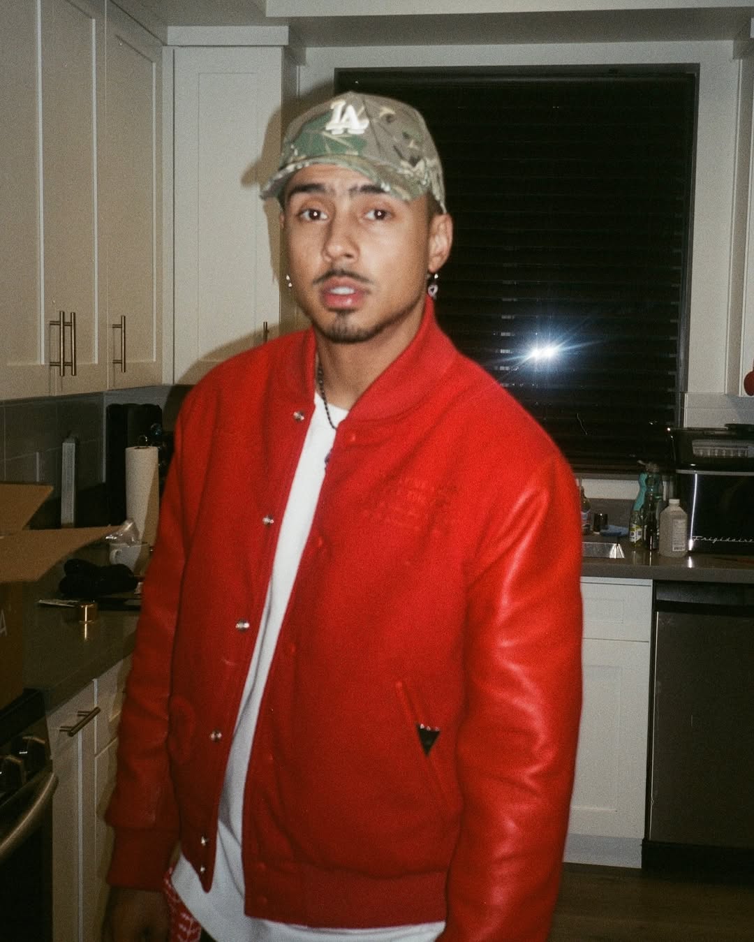 Quincy Brown fotografiado en la cocina, con fecha de junio de 2024 | Fuente: Instagram/quincy