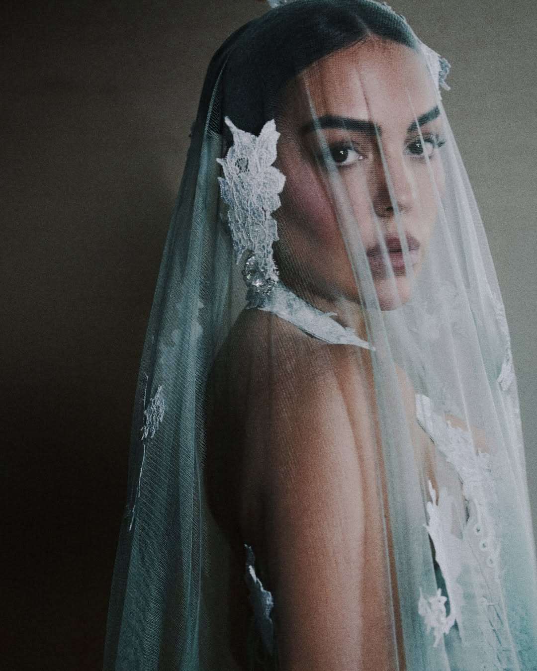 Georgina Rodríguez modelando su atuendo inspirado en la Virgen de Fátima para la La Met Gala 2026. | Fuente: Instagram/georginagio