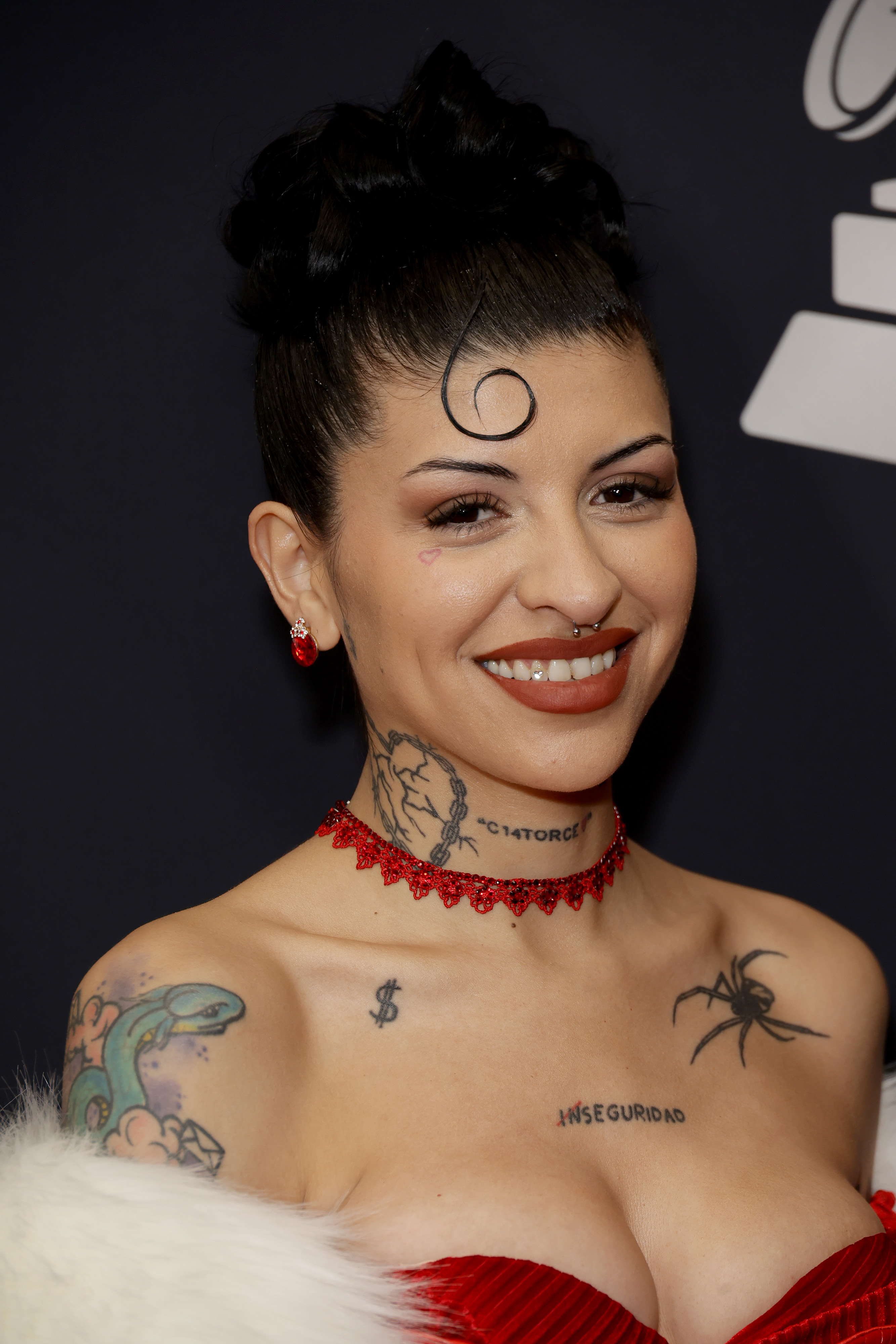 Cazzu asiste a la Gala Persona del Año 2022 de la Academia Latina de la Grabación en honor a Marco Antonio Solís en el Michelob ULTRA Arena el 16 de noviembre de 2022 en Las Vegas, Nevada. | Fuente: Getty Images