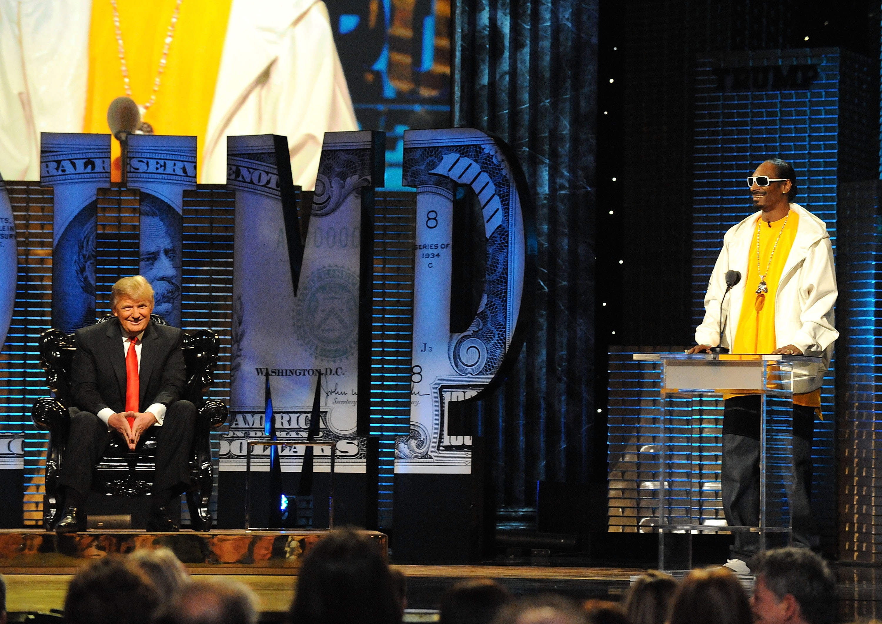 Snoop Dogg se burla de Donald Trump en el Comedy Central Roast of Donald Trump el 9 de marzo de 2011 | Fuente: Getty Images