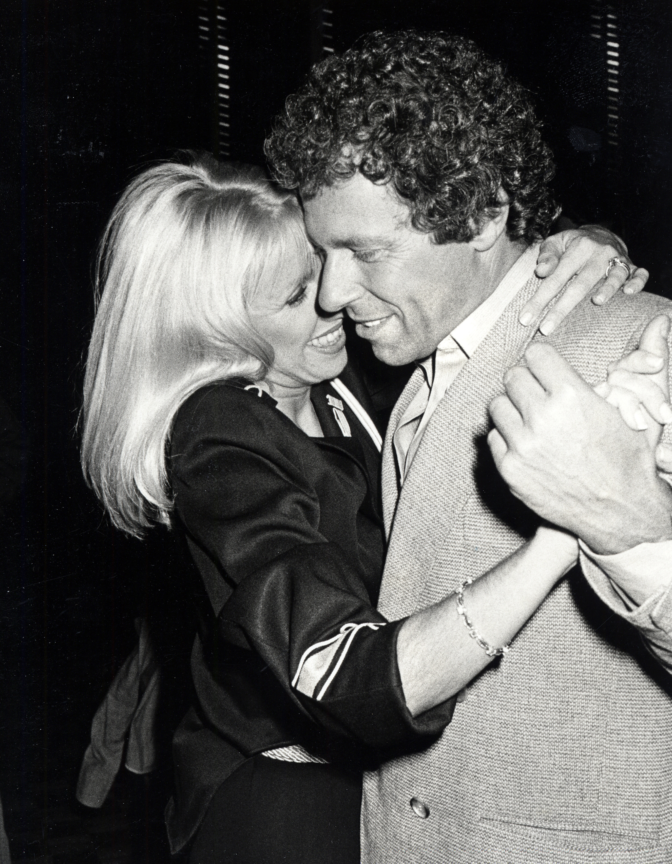 Suzanne Somers y Alan Hamel en Studio 54 el 11 de octubre de 1978, en Nueva York | Fuente: Getty Images