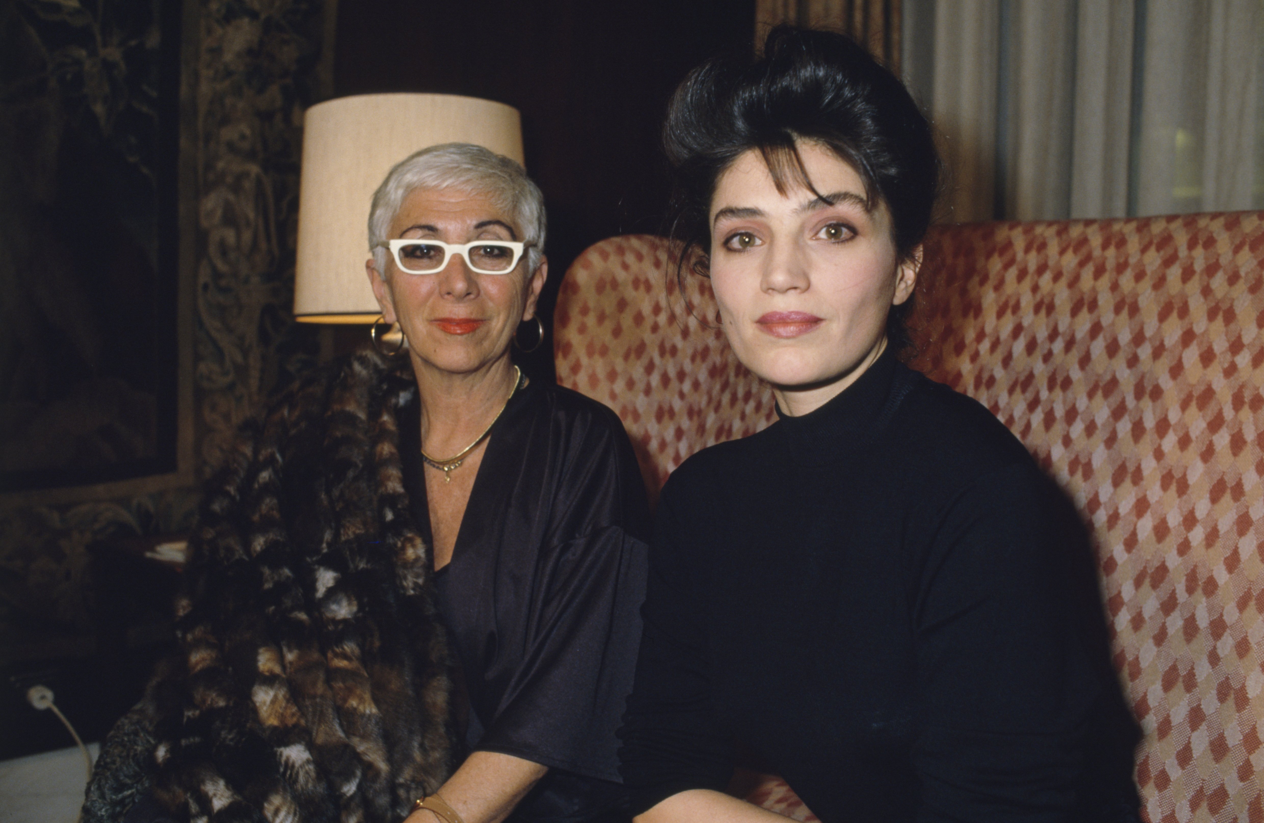 Lina Wertmuller y Ángela Molina en febrero de 1986 en Berlín. | Foto: Getty Images