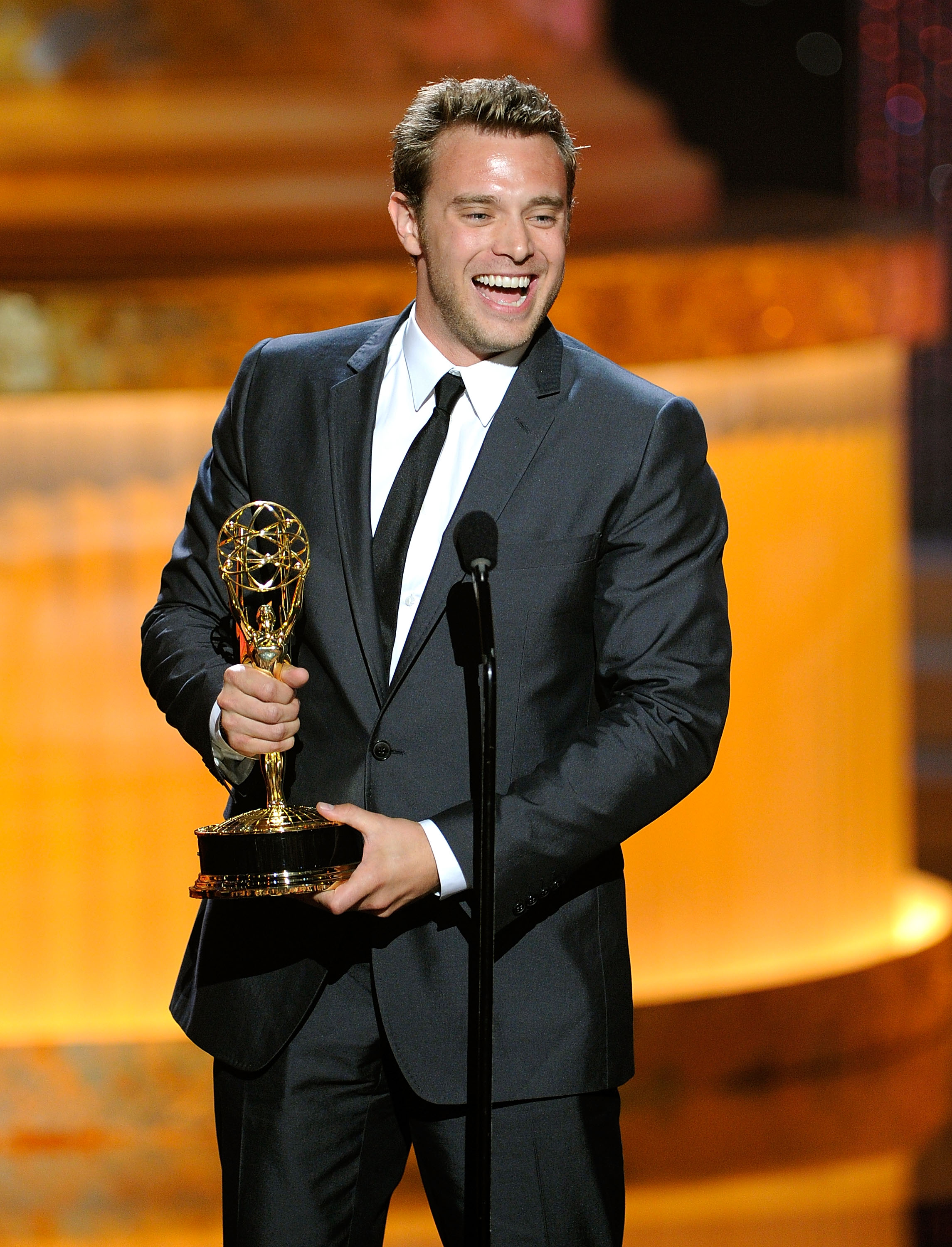 Billy Miller en la 37ª edición de los premios Emmy Daytime Entertainment en Las Vegas, 2010 | Foto: Getty Images