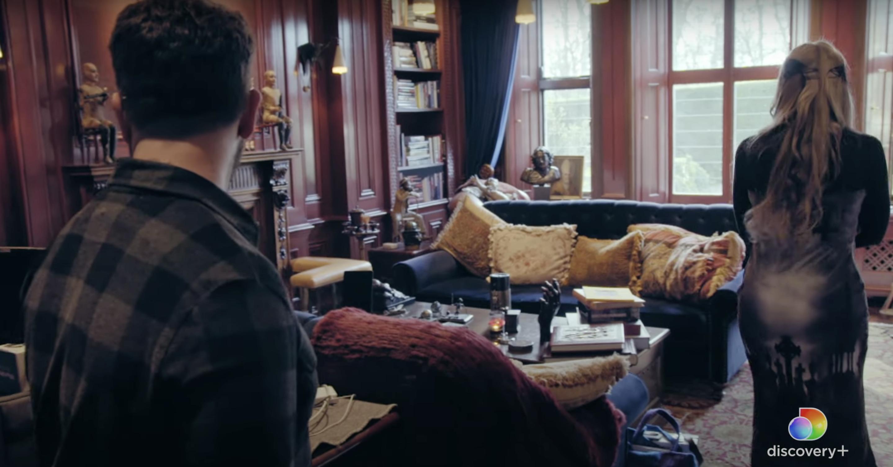 Jack Osbourne explora su casa familiar en Buckinghamshire, Reino Unido, tal y como se publicó el 3 de octubre de 2022 | Fuente: YouTube/discovery plus