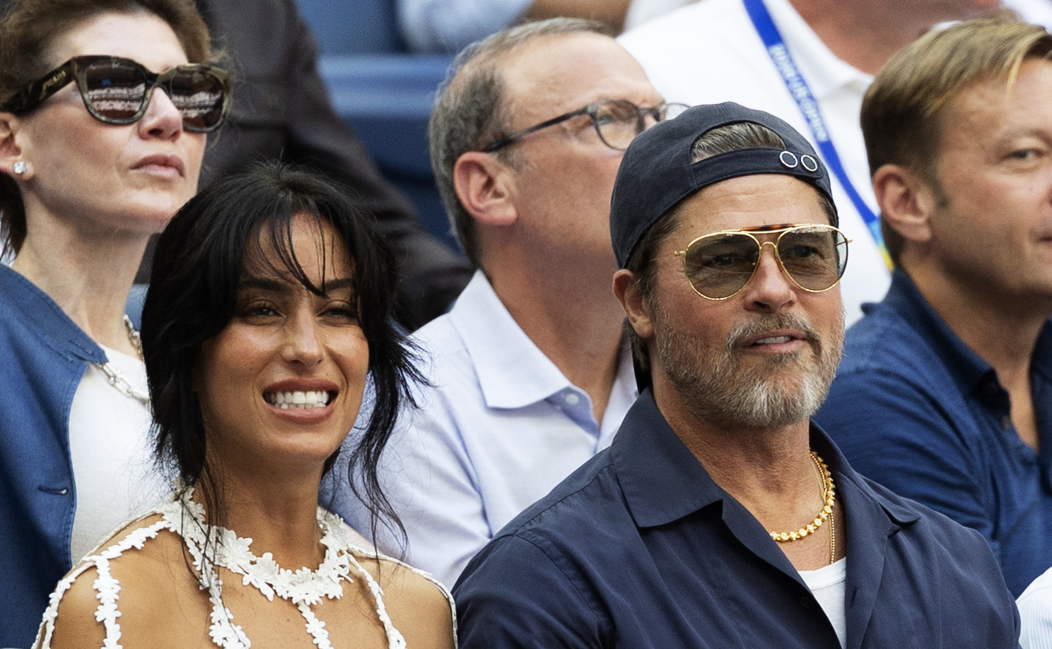 Brad Pitt e Inés de Ramón volvieron al US Open el 13 de septiembre para ver la final de individuales masculinos entre Alexander Zverev y Ben Shelton. De Ramón llevaba ese top blanco con estampado floral que luego suscitó reacciones de todo tipo en las redes.