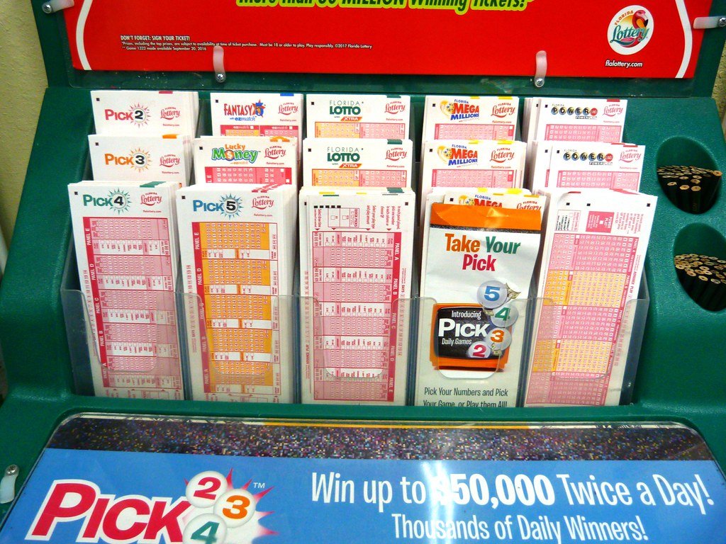 Billetes en una venta de lotería. | Foto: Flickr.