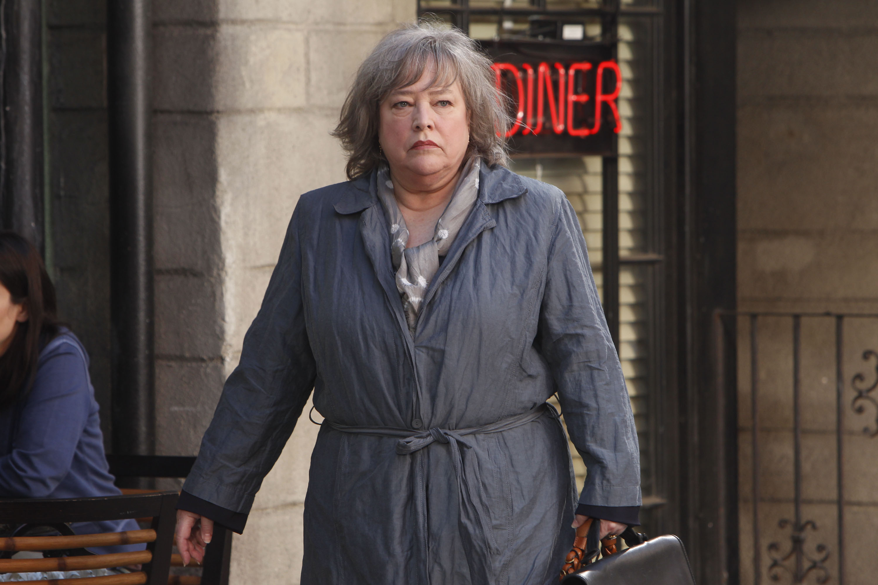 Kathy Bates como su personaje en un episodio de "Harry's Law" en 2010 | Fuente: Getty Images