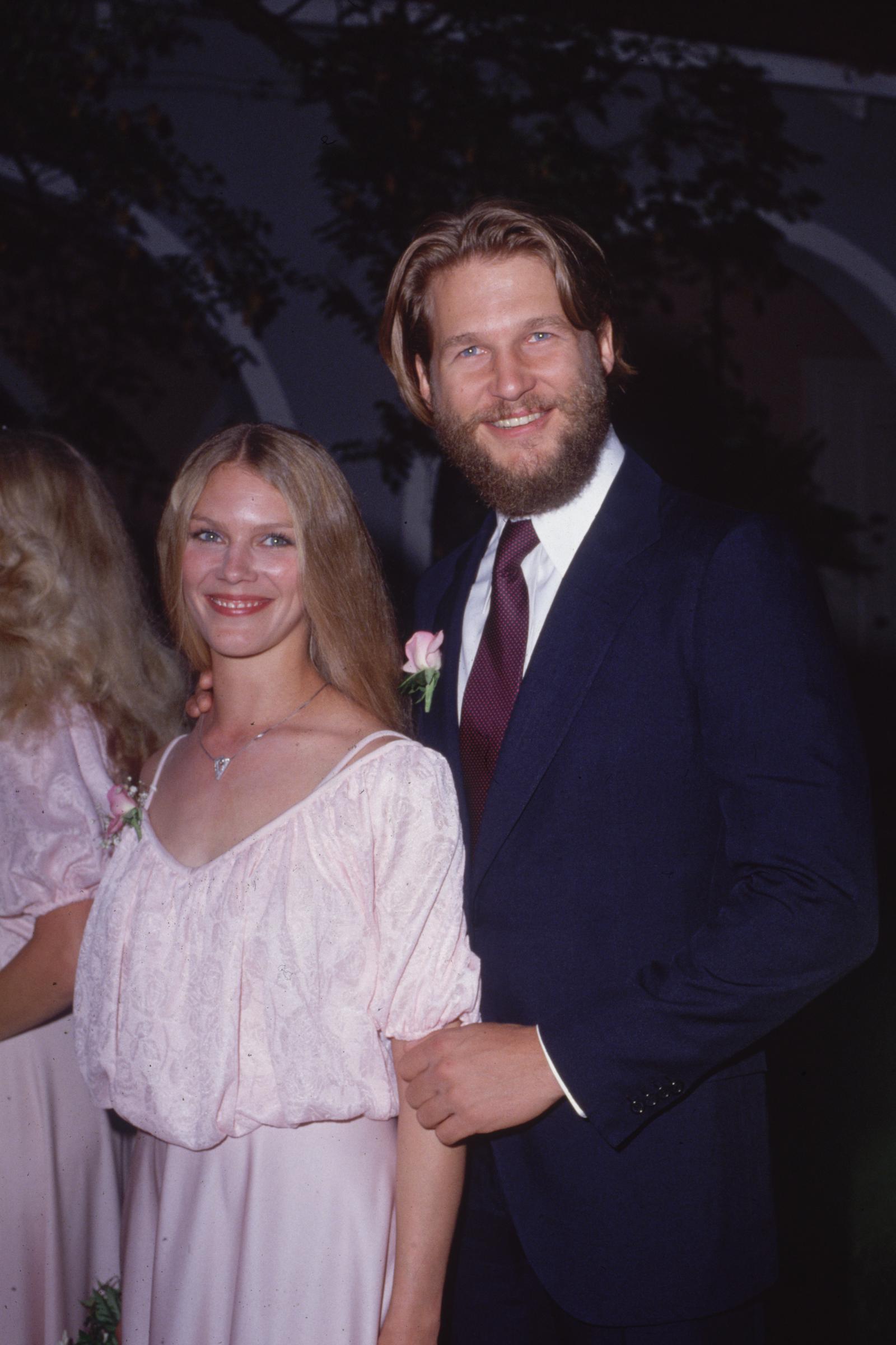 Susan Geston y Jeff Bridges en un acto formal el 1 de enero de 1978 | Fuente: Getty Images