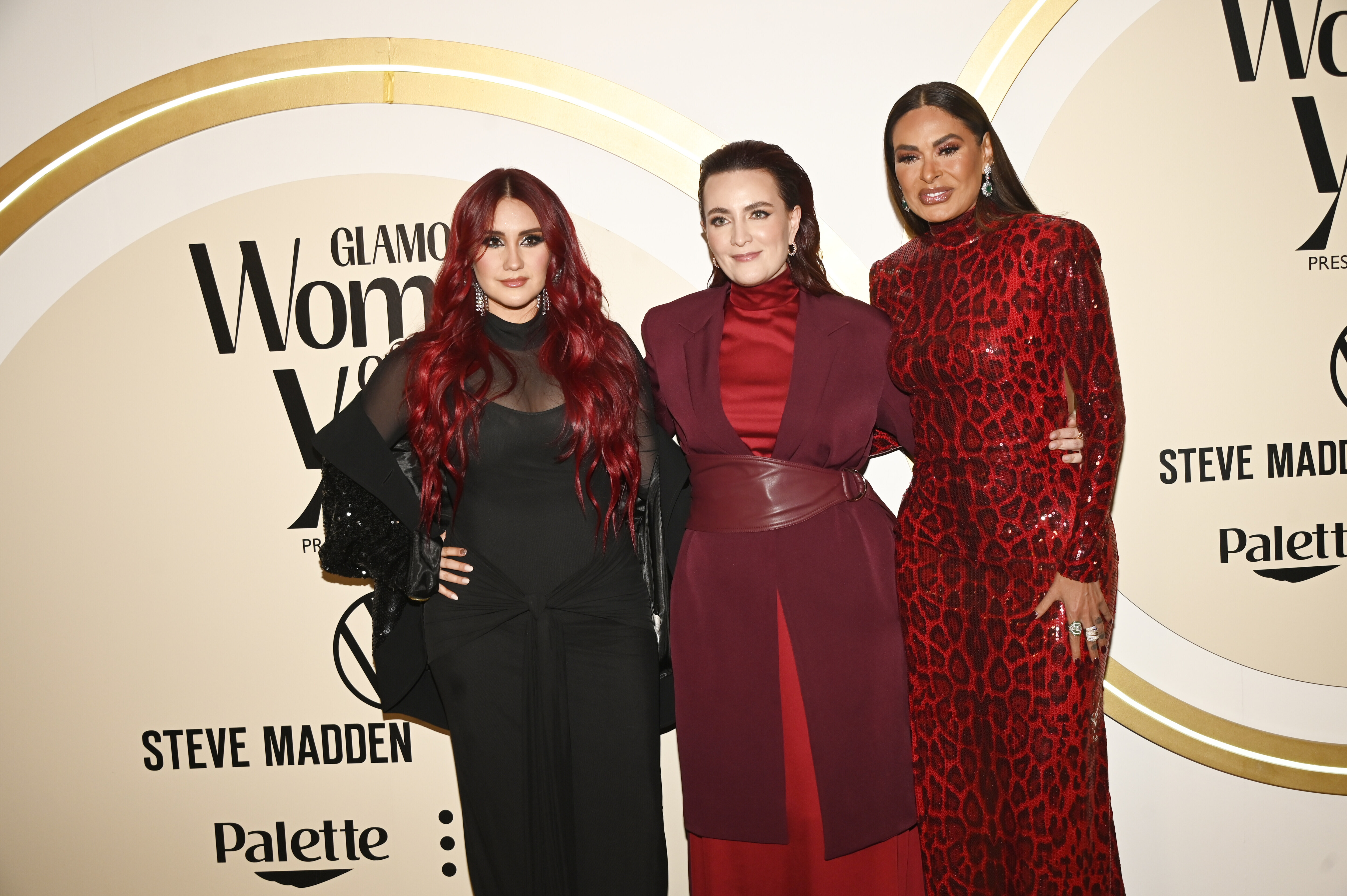 (I-D) Dulce María Espinosa, Farah Slim, Galilea Montijo asisten a la alfombra roja de Glamour Women of The Year 2024 en el Hotel Four Season de la Ciudad de México. | Fuente: Getty Images