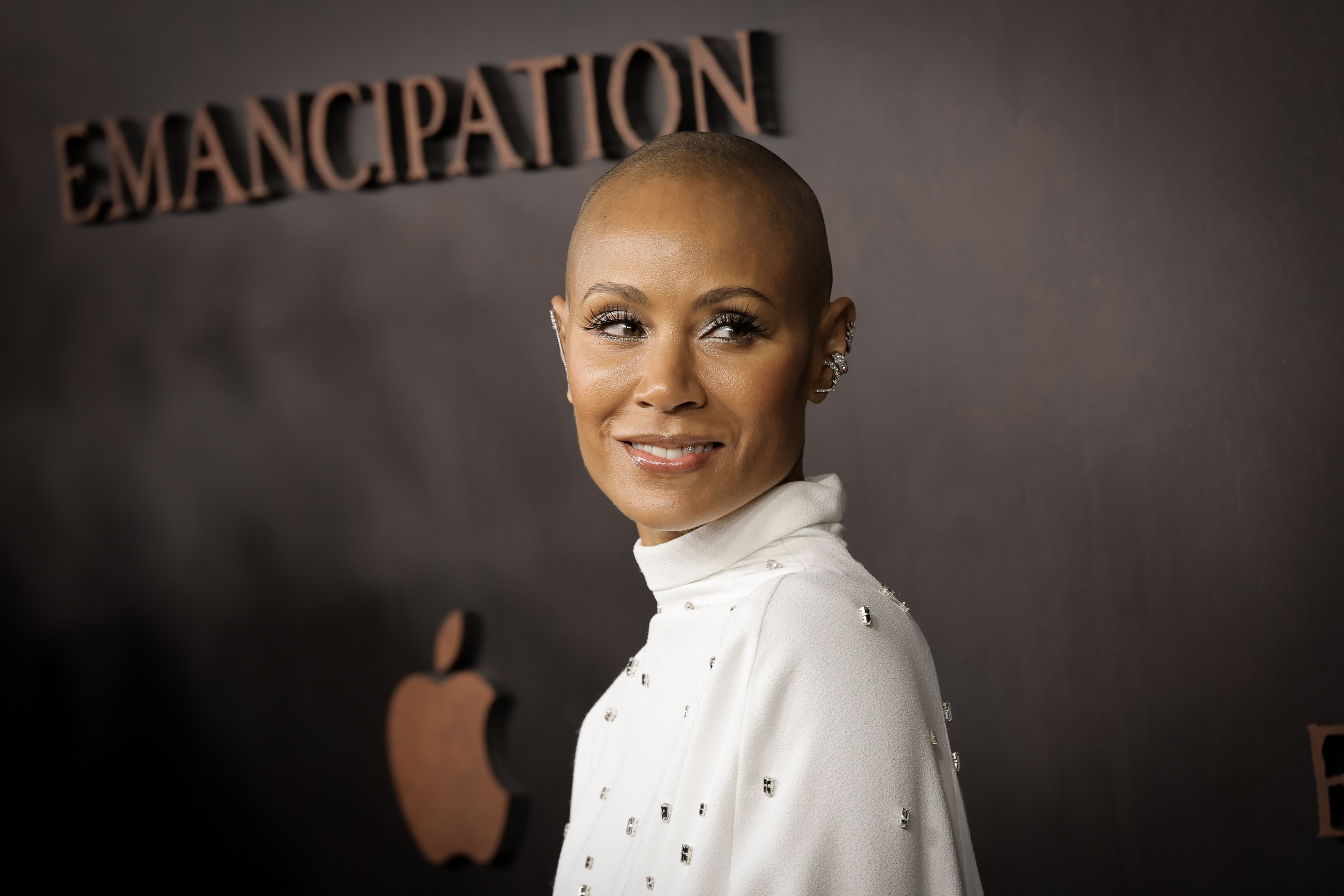 Jada Pinkett Smith asiste al estreno de "Emancipation" de Apple Original Films en el Regency Village Theatre el 30 de noviembre de 2022, en Los Ángeles, California. | Foto: Getty Images