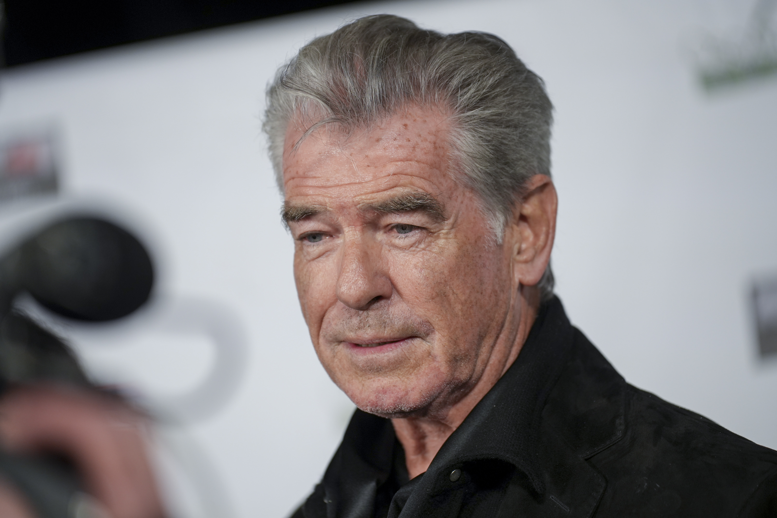 Pierce Brosnan en la 18ª edición de los Premios Oscar Wilde el 7 de marzo de 2024, en Santa Mónica, California. | Fuente: Getty Images