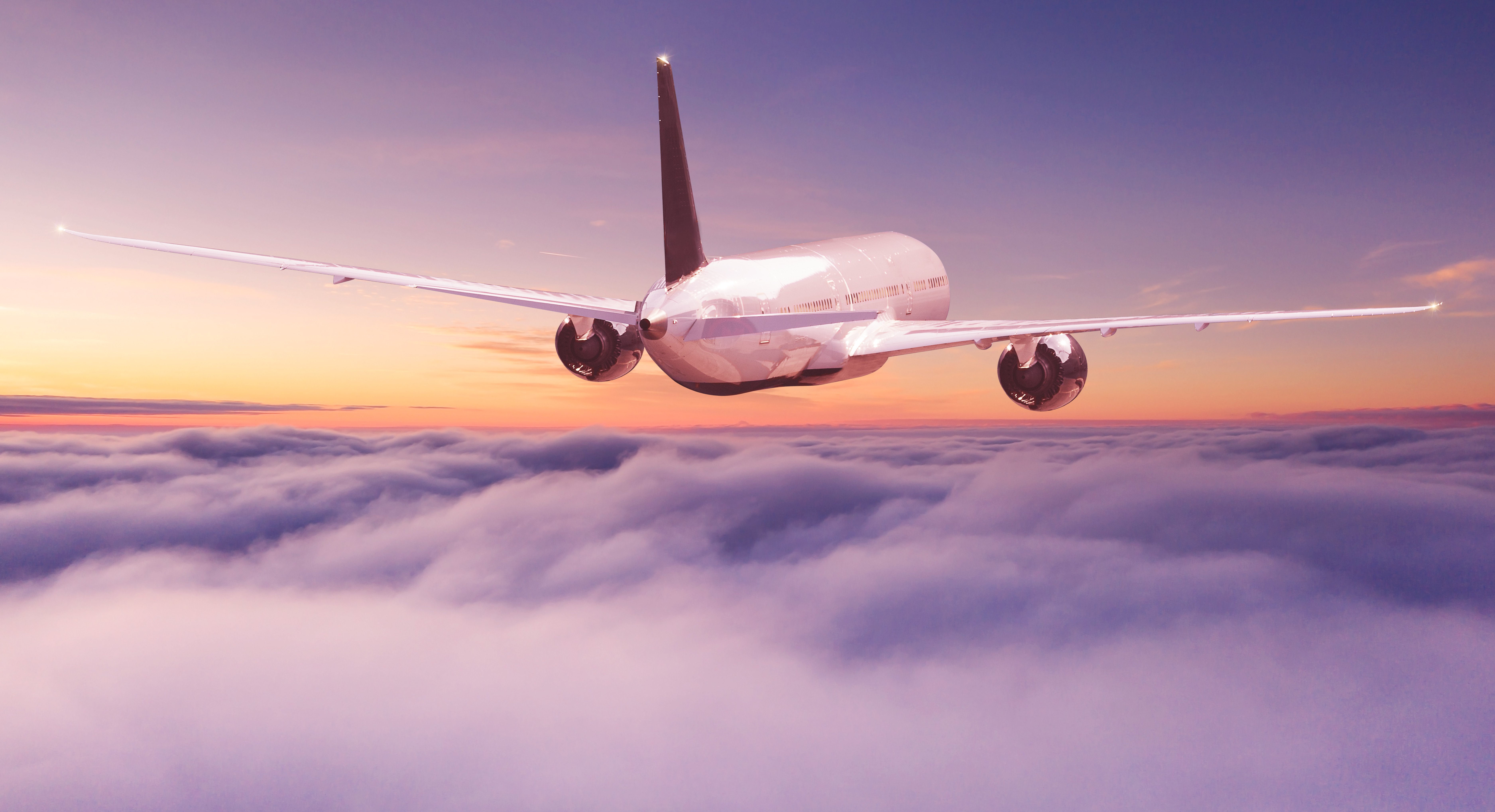 Avión en vuelo. | Foto: Shutterstock